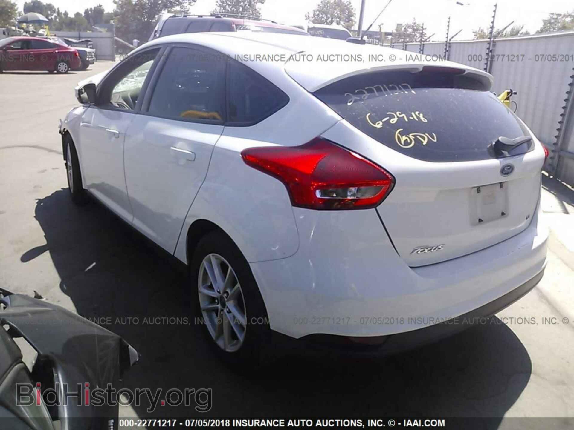 2016 Ford Focus - VIN: 1FADP3K29GL258755 - Фото 3