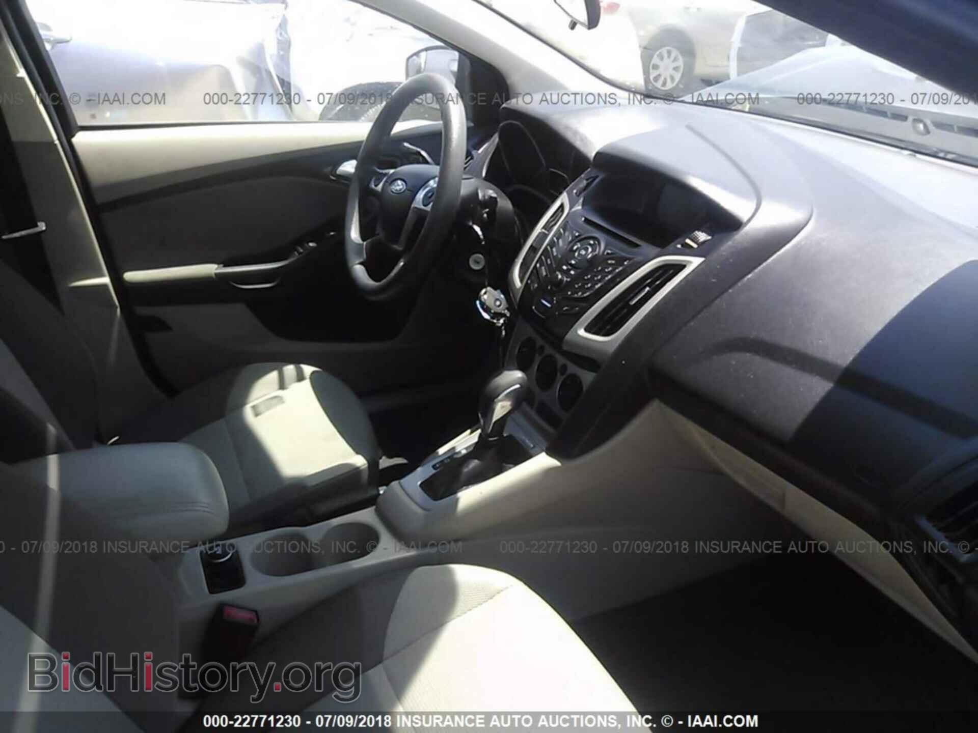 2012 Ford Focus - VIN: 1FAHP3F27CL288620 - Photo 5
