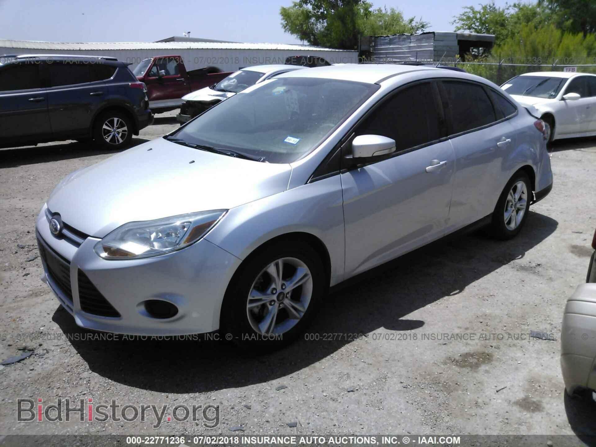 2014 Ford Focus - VIN: 1FADP3F22EL348451 - Фото 2
