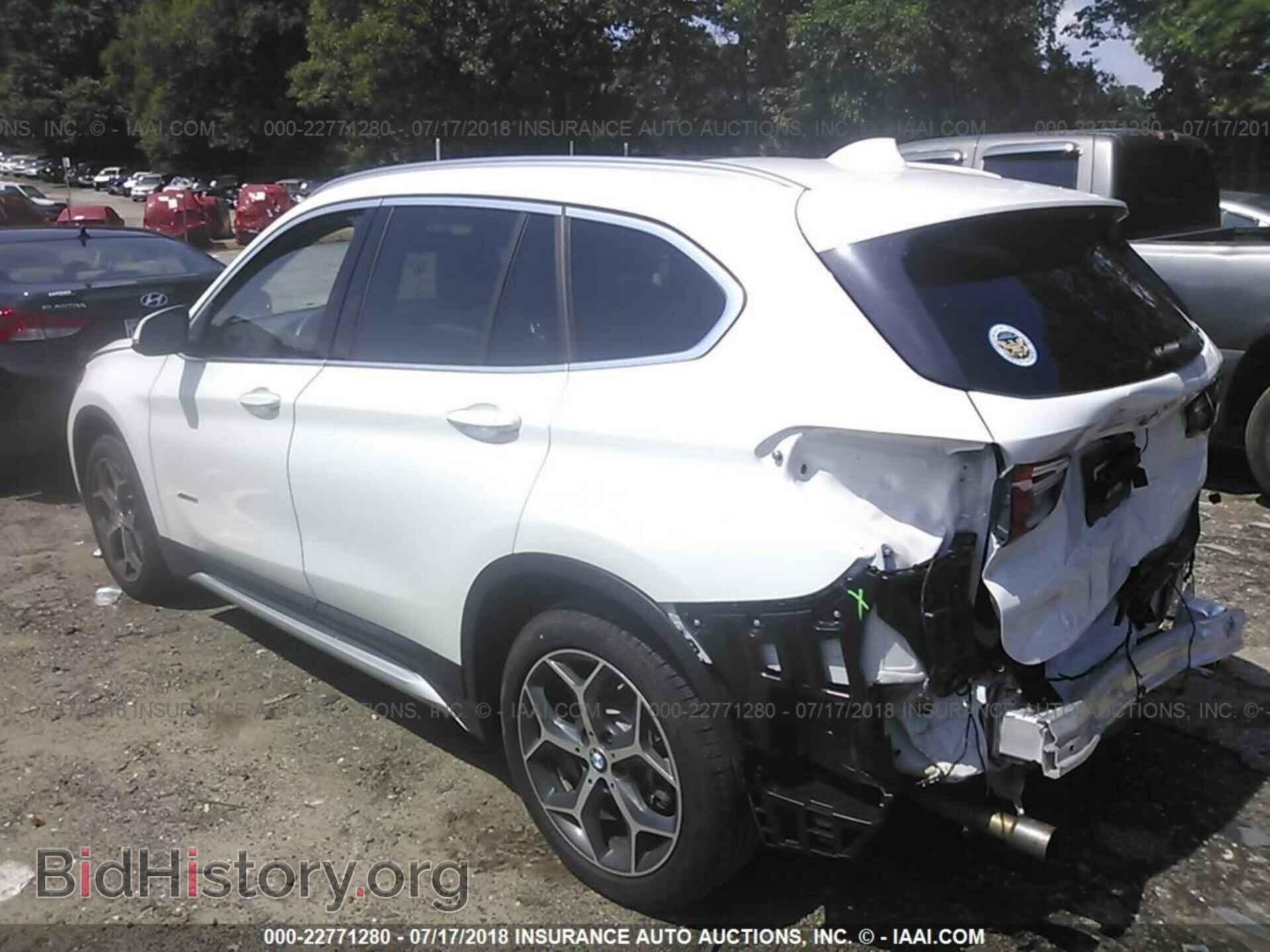 2016 Bmw X1 - VIN: WBXHT3C31GP881006 - Фото 3