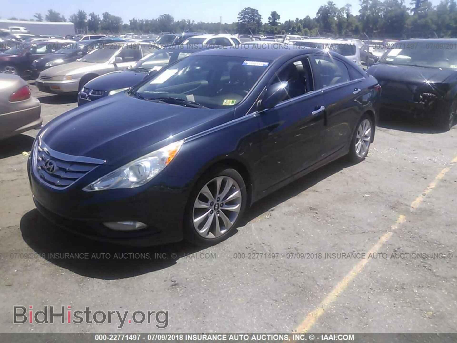 2012 Hyundai Sonata - VIN: 5NPEC4AB1CH413265 - Photo 2