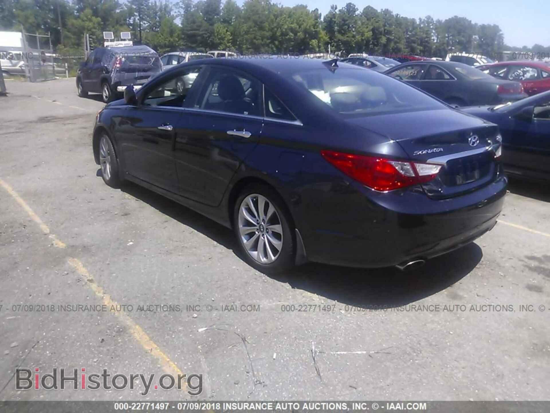 2012 Hyundai Sonata - VIN: 5NPEC4AB1CH413265 - Photo 3