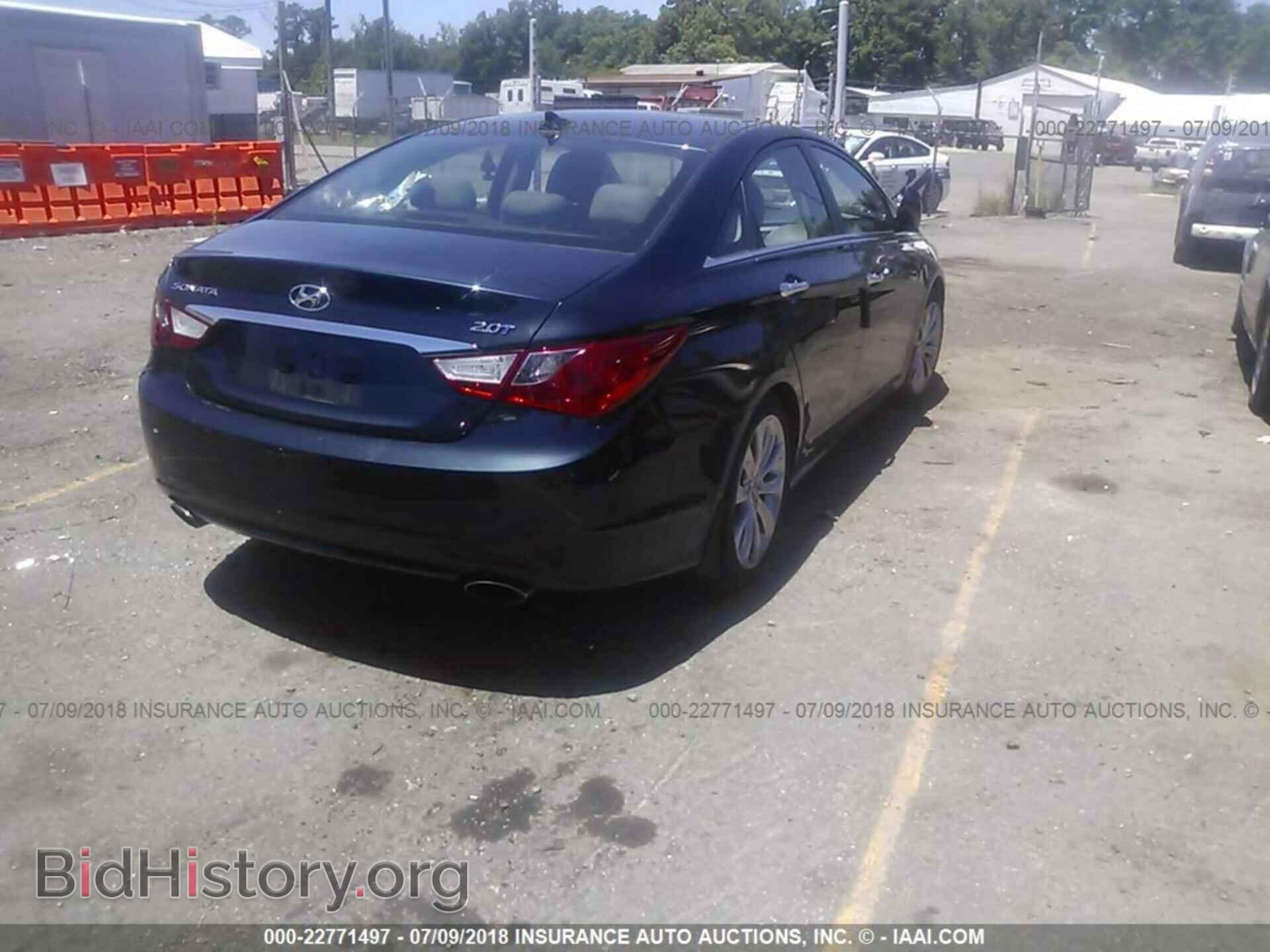2012 Hyundai Sonata - VIN: 5NPEC4AB1CH413265 - Photo 4