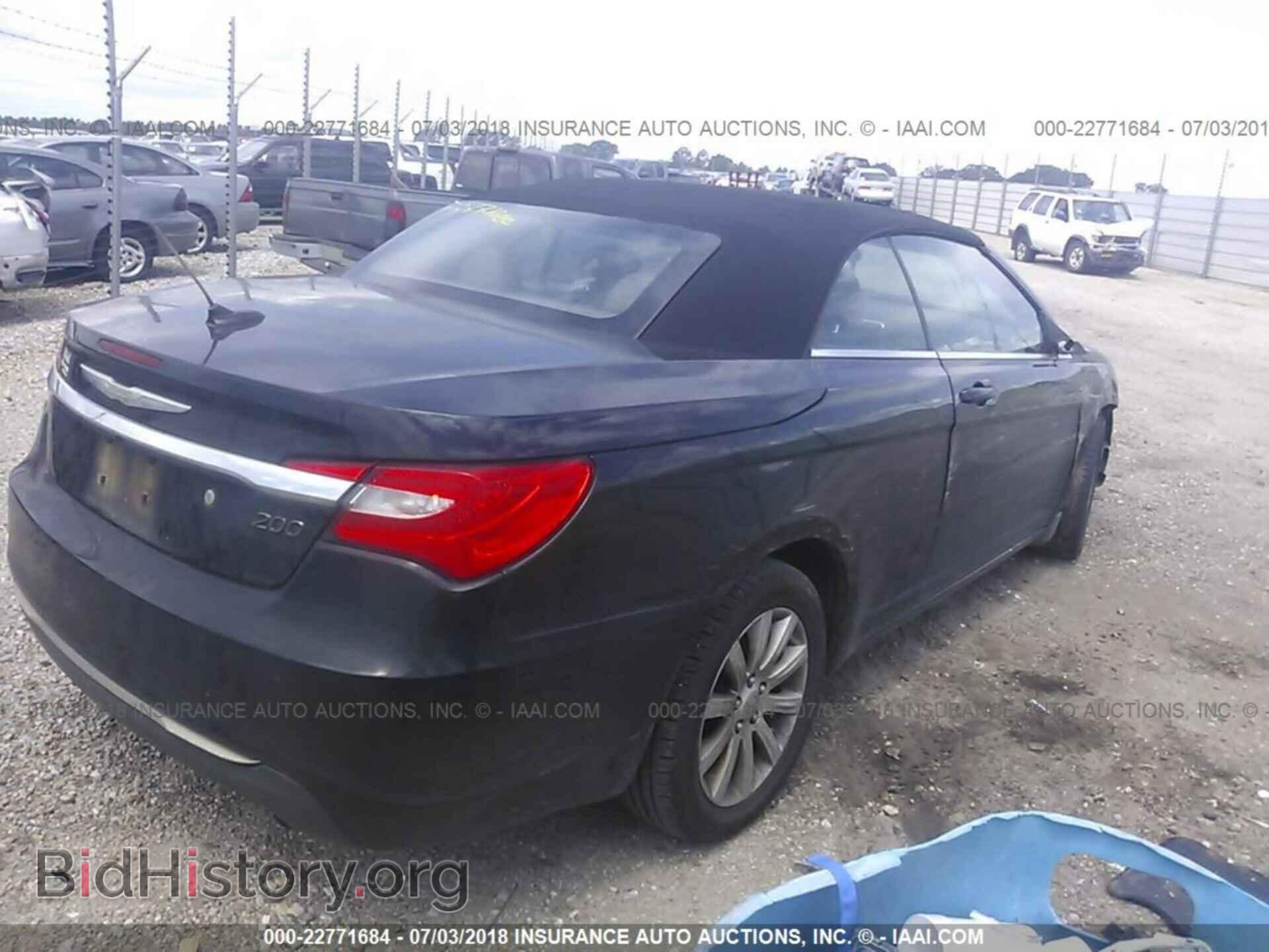 2011 Chrysler 200 - VIN: 1C3BC2EB8BN542740 - Photo 4
