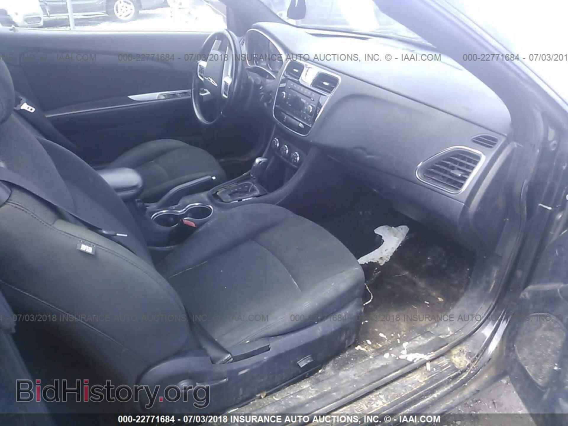 2011 Chrysler 200 - VIN: 1C3BC2EB8BN542740 - Photo 5