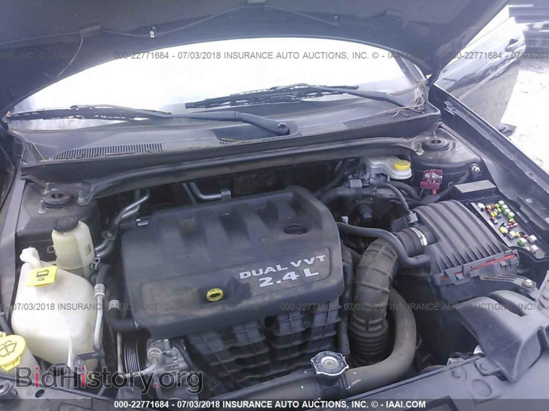 2011 Chrysler 200 - VIN: 1C3BC2EB8BN542740 - Photo 10