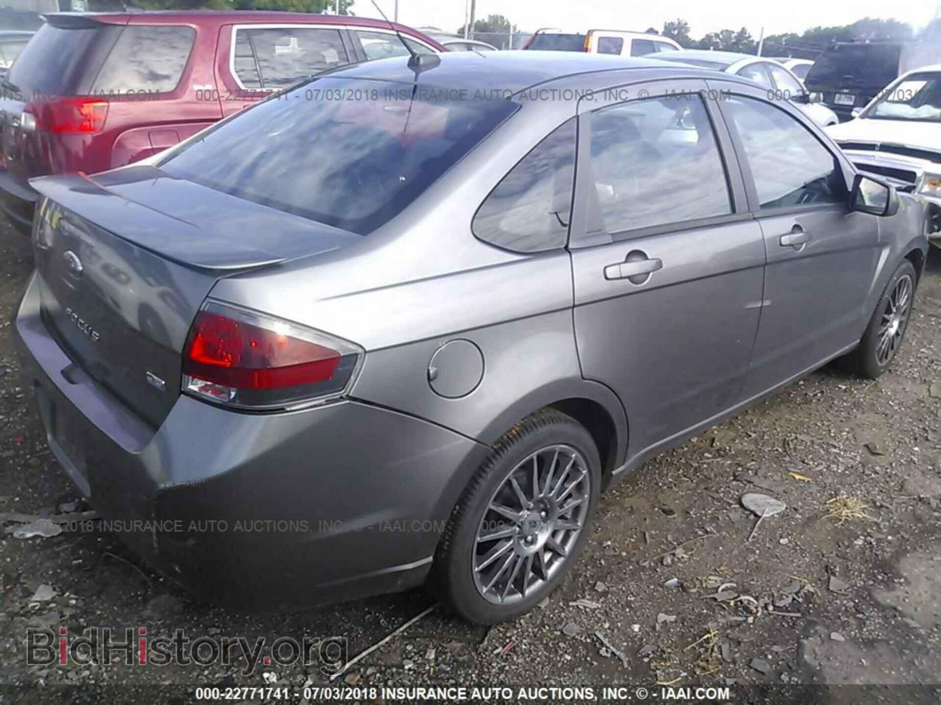 2011 Ford Focus - VIN: 1FAHP3GN2BW184123 - Фото 4