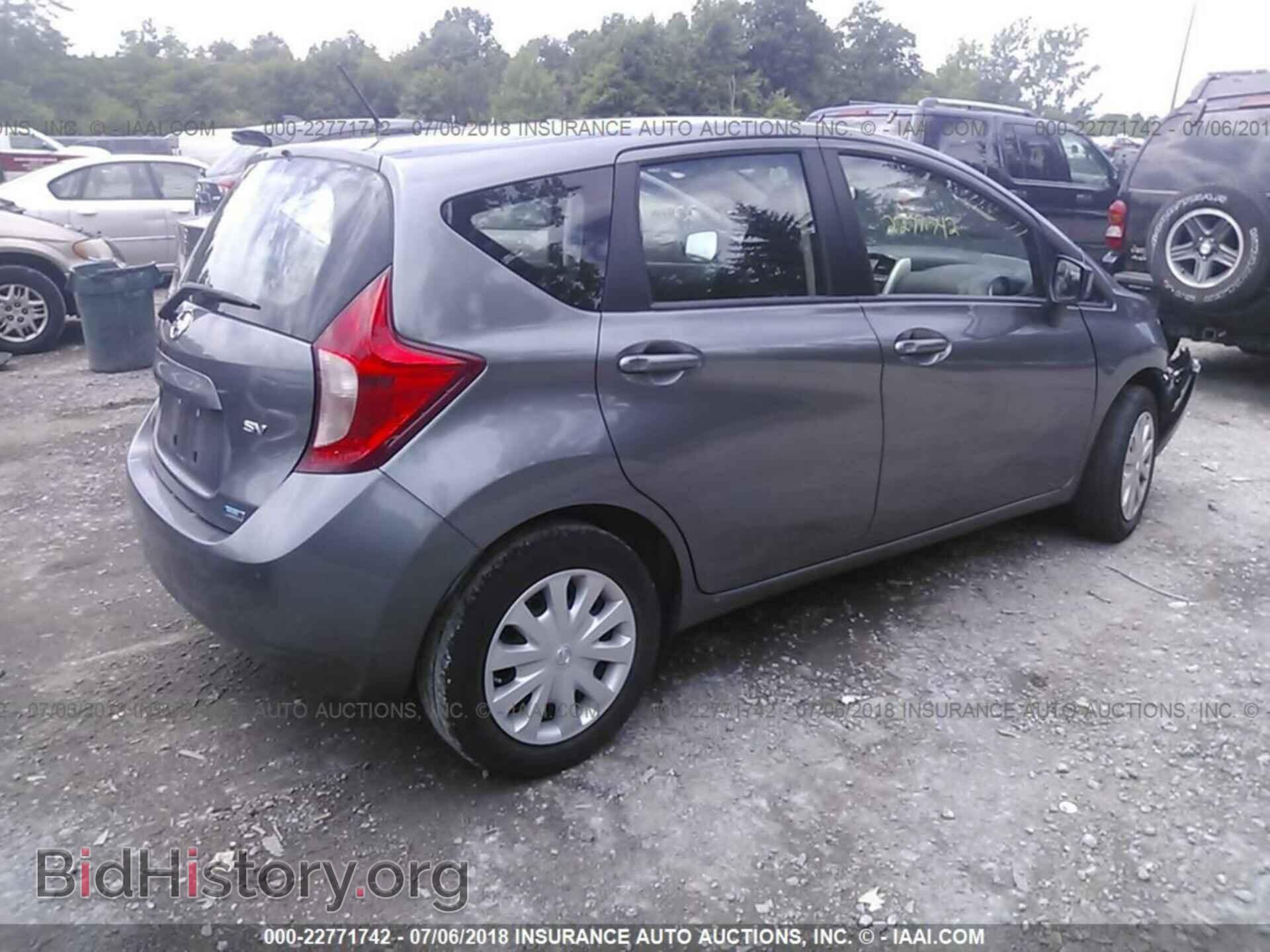 2016 Nissan Versa note - VIN: 3N1CE2CP5GL370055 - Фото 4