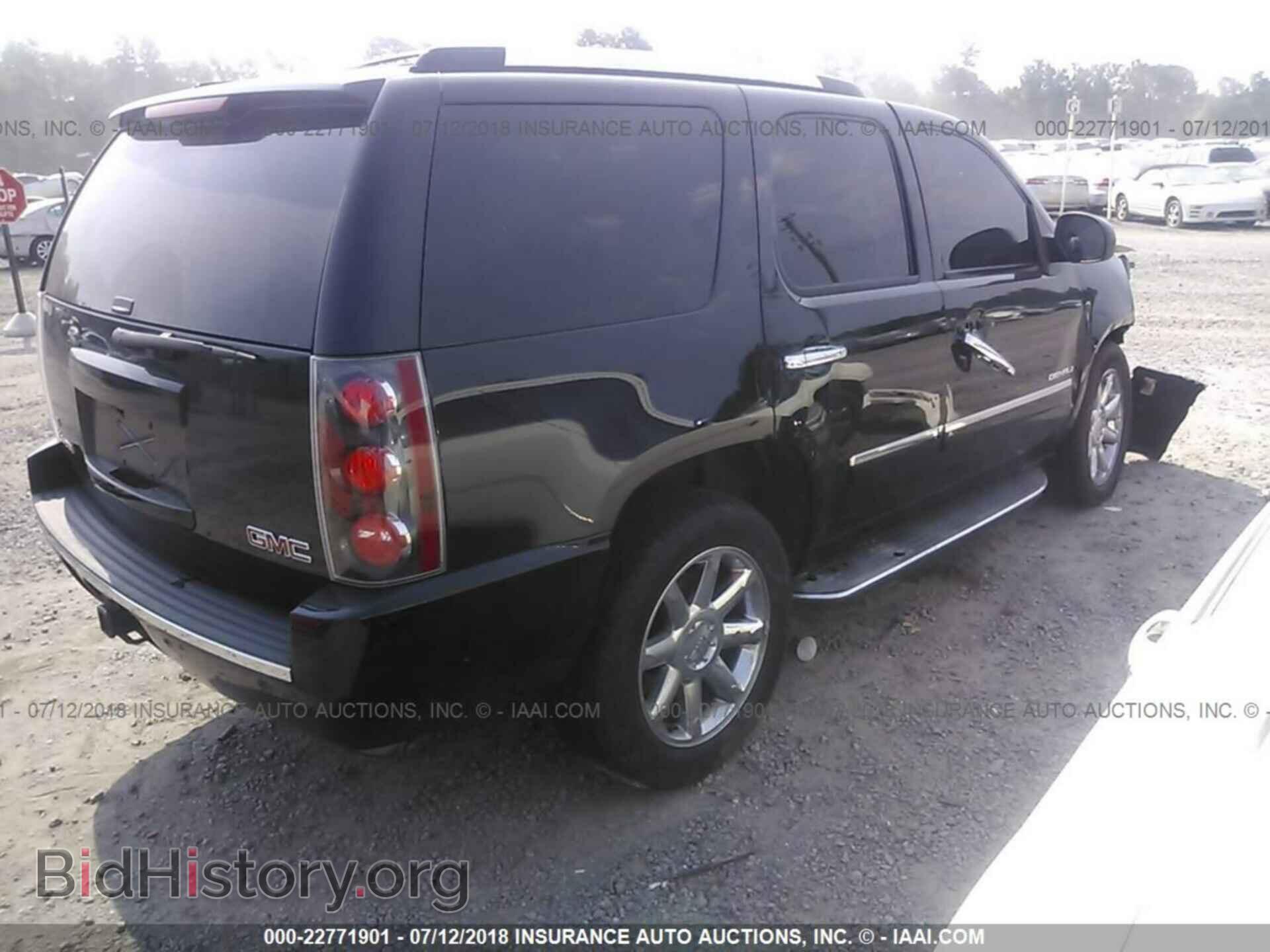 2011 Gmc Yukon - VIN: 1GKS2EEF2BR124903 - Photo 4