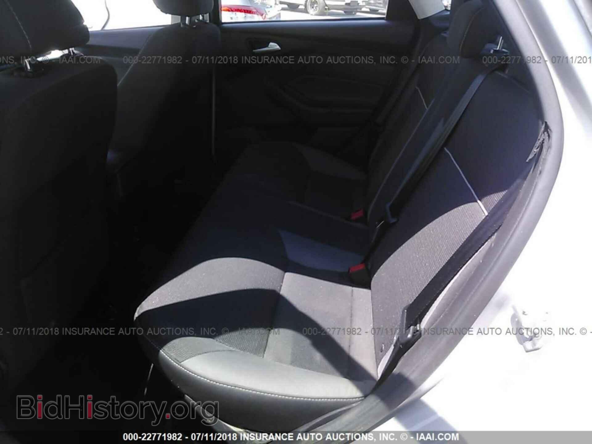 2014 Ford Focus - VIN: 1FADP3F21EL109747 - Photo 8