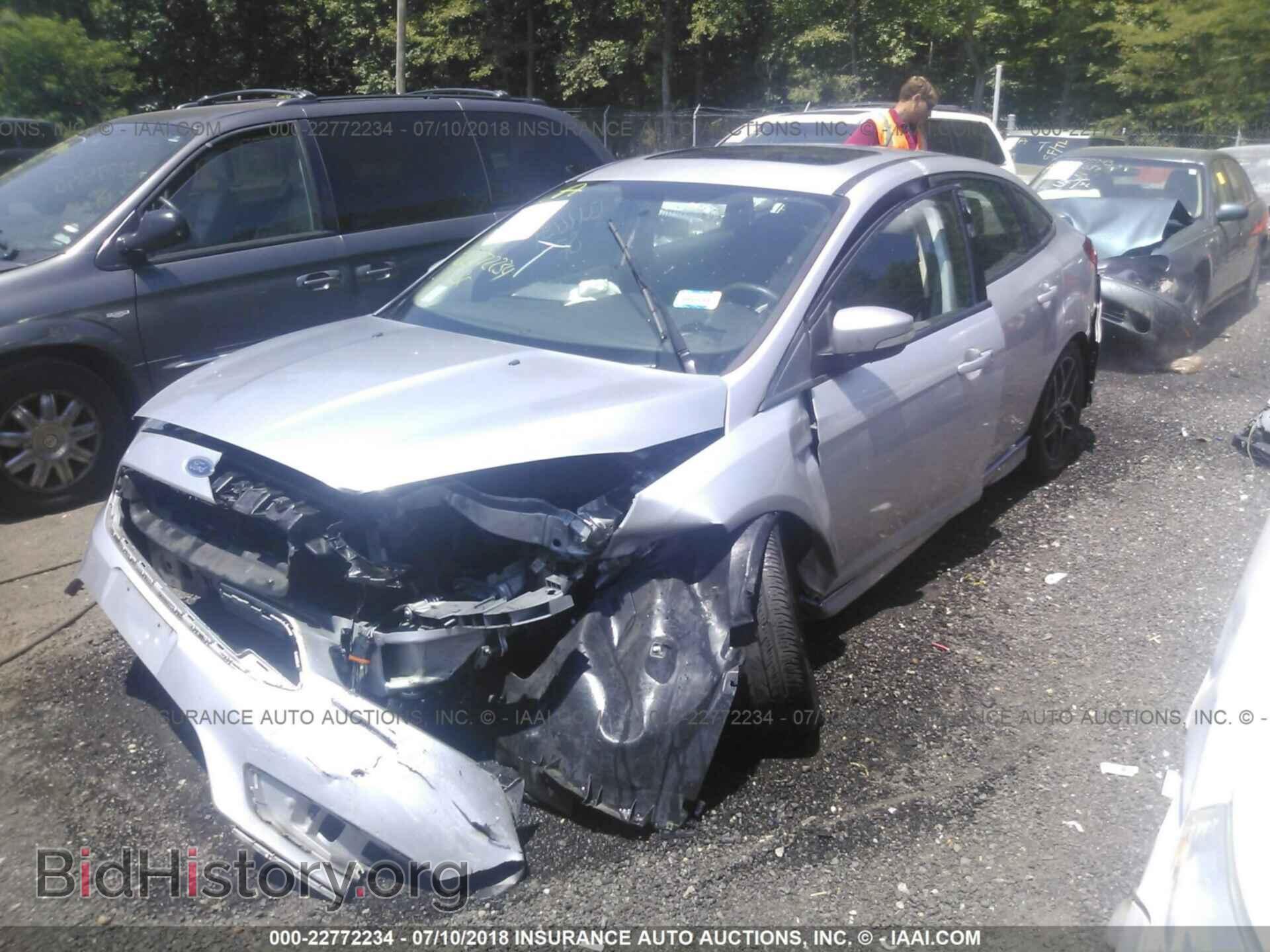 2015 Ford Focus - VIN: 1FADP3F22FL311983 - Photo 2