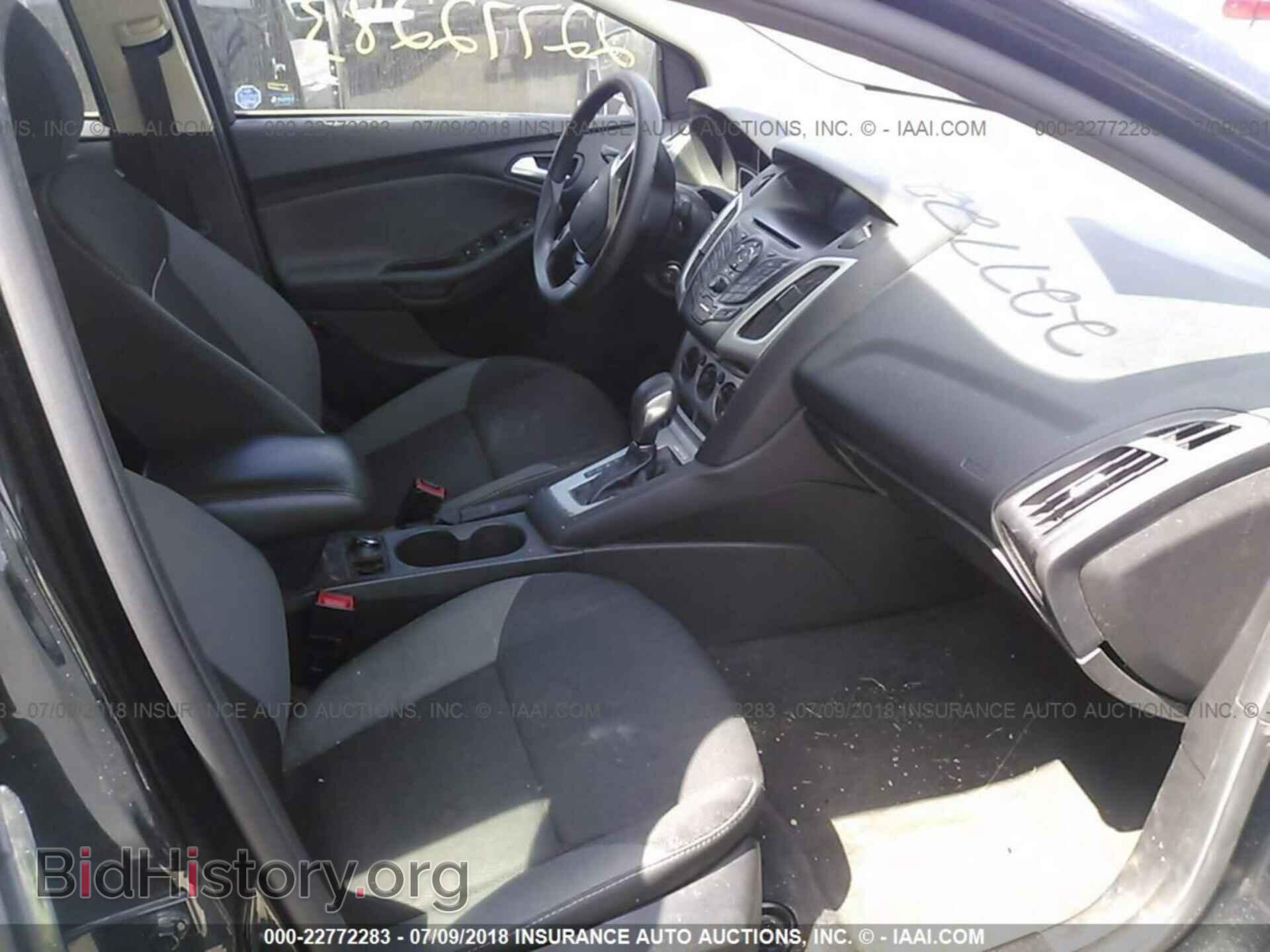 2014 Ford Focus - VIN: 1FADP3F22EL298800 - Photo 5