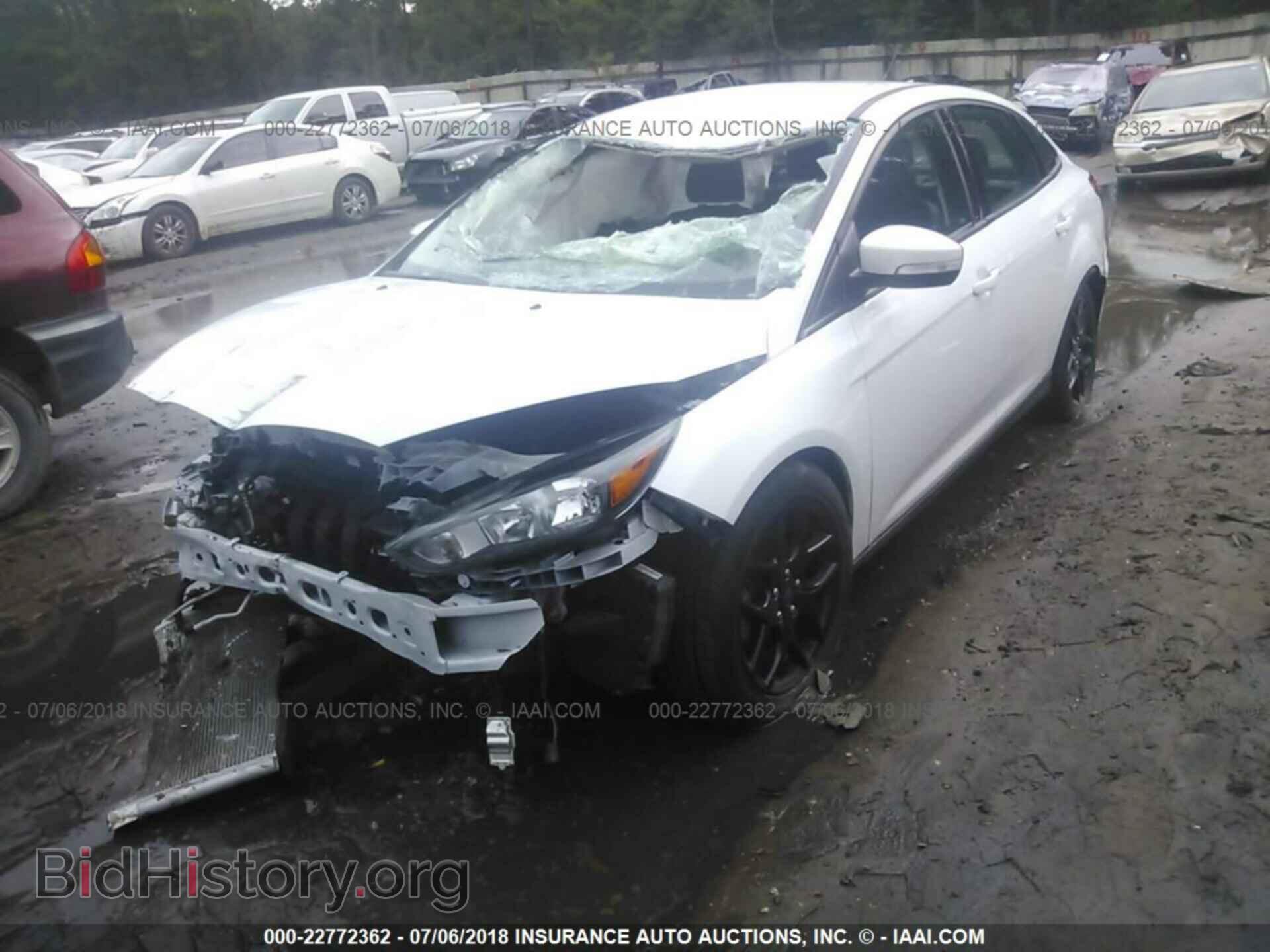 2016 Ford Focus - VIN: 1FADP3F27GL299007 - Photo 2