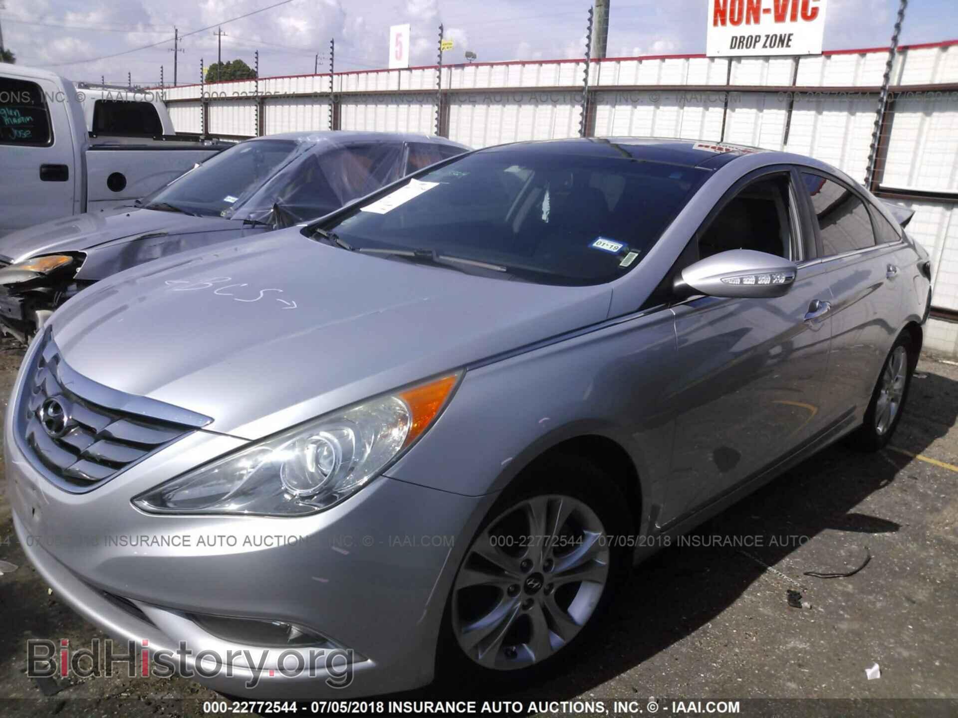 2012 Hyundai Sonata - VIN: 5NPEC4AC2CH366918 - Фото 2