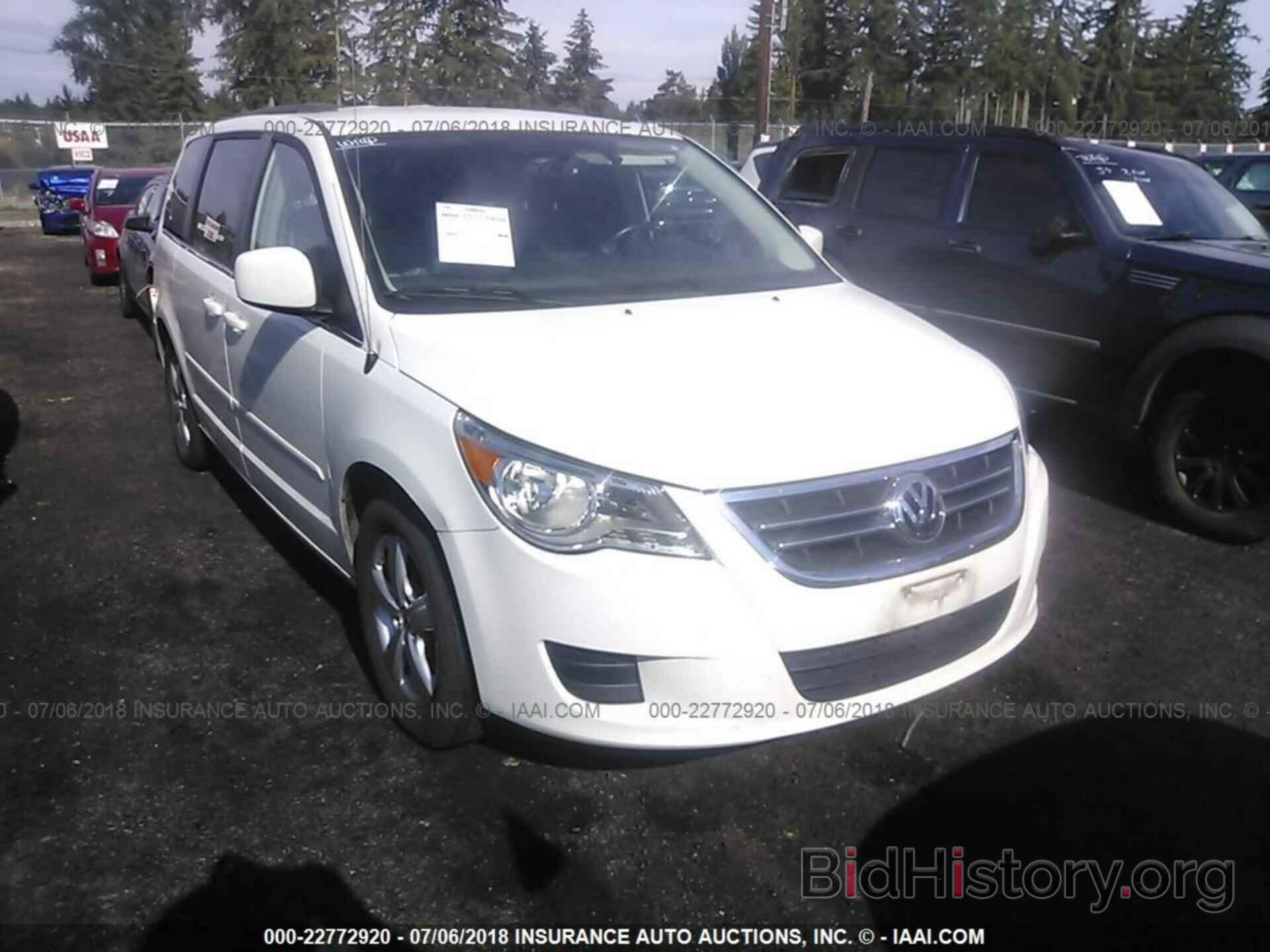 Фотография 2V4RW3DG5BR766948 - Volkswagen Routan 2011