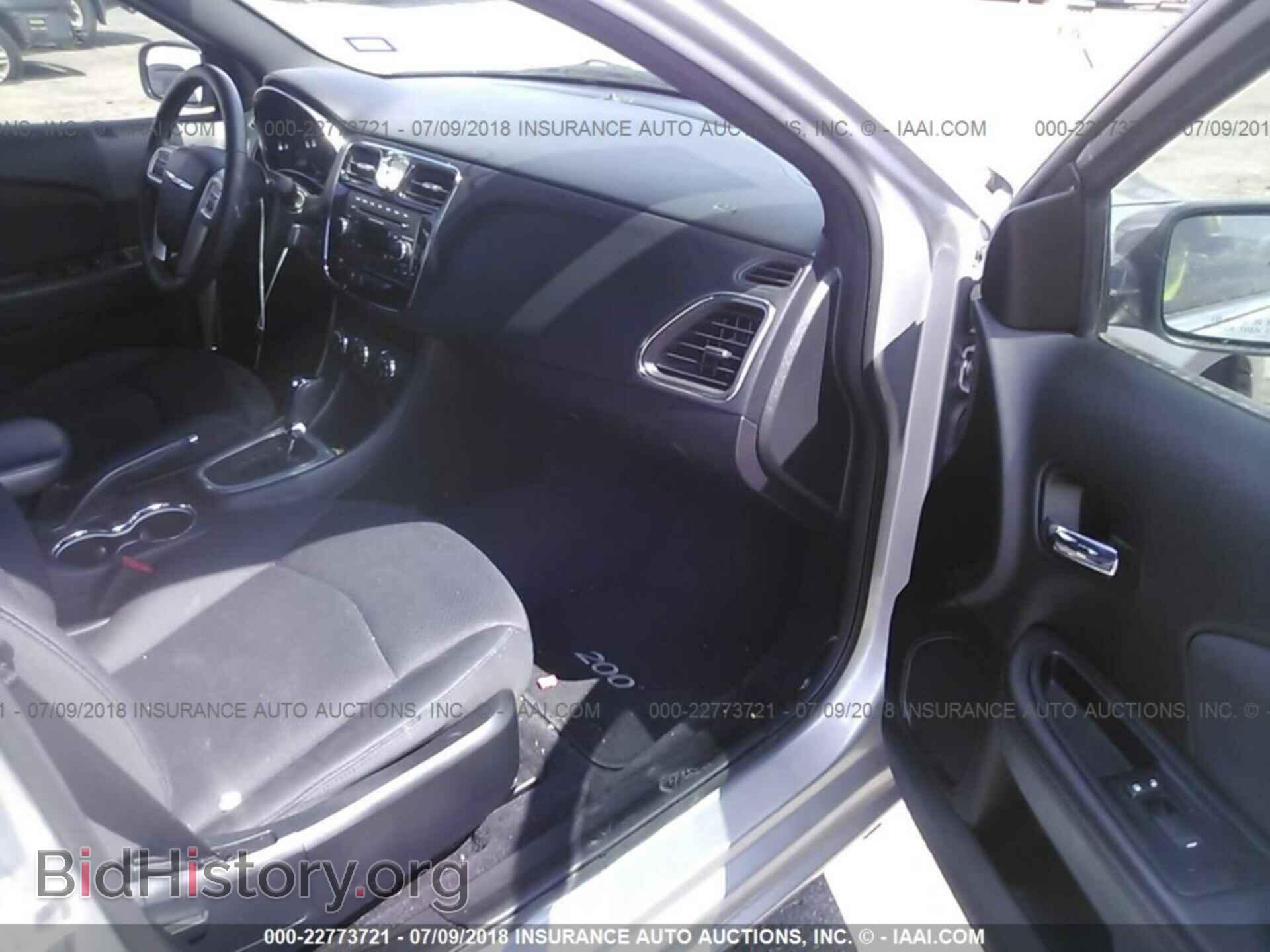 2014 Chrysler 200 - VIN: 1C3CCBBG9EN107024 - Photo 5