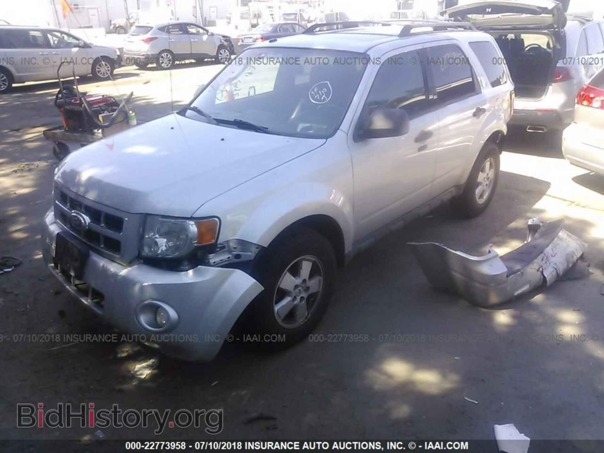 2012 Ford Escape - VIN: 1FMCU9D71CKC50719 - Photo 2