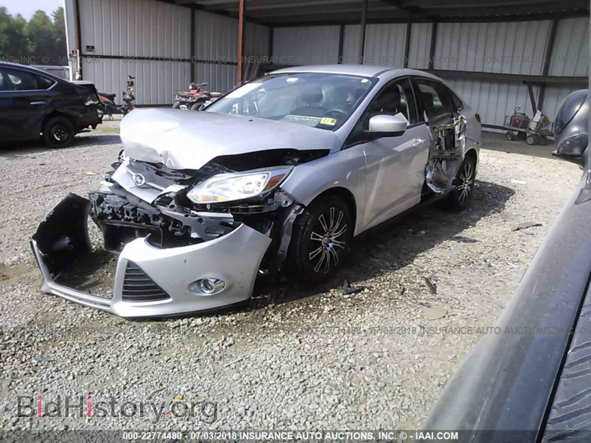 2012 Ford Focus - VIN: 1FAHP3F21CL129589 - Photo 2