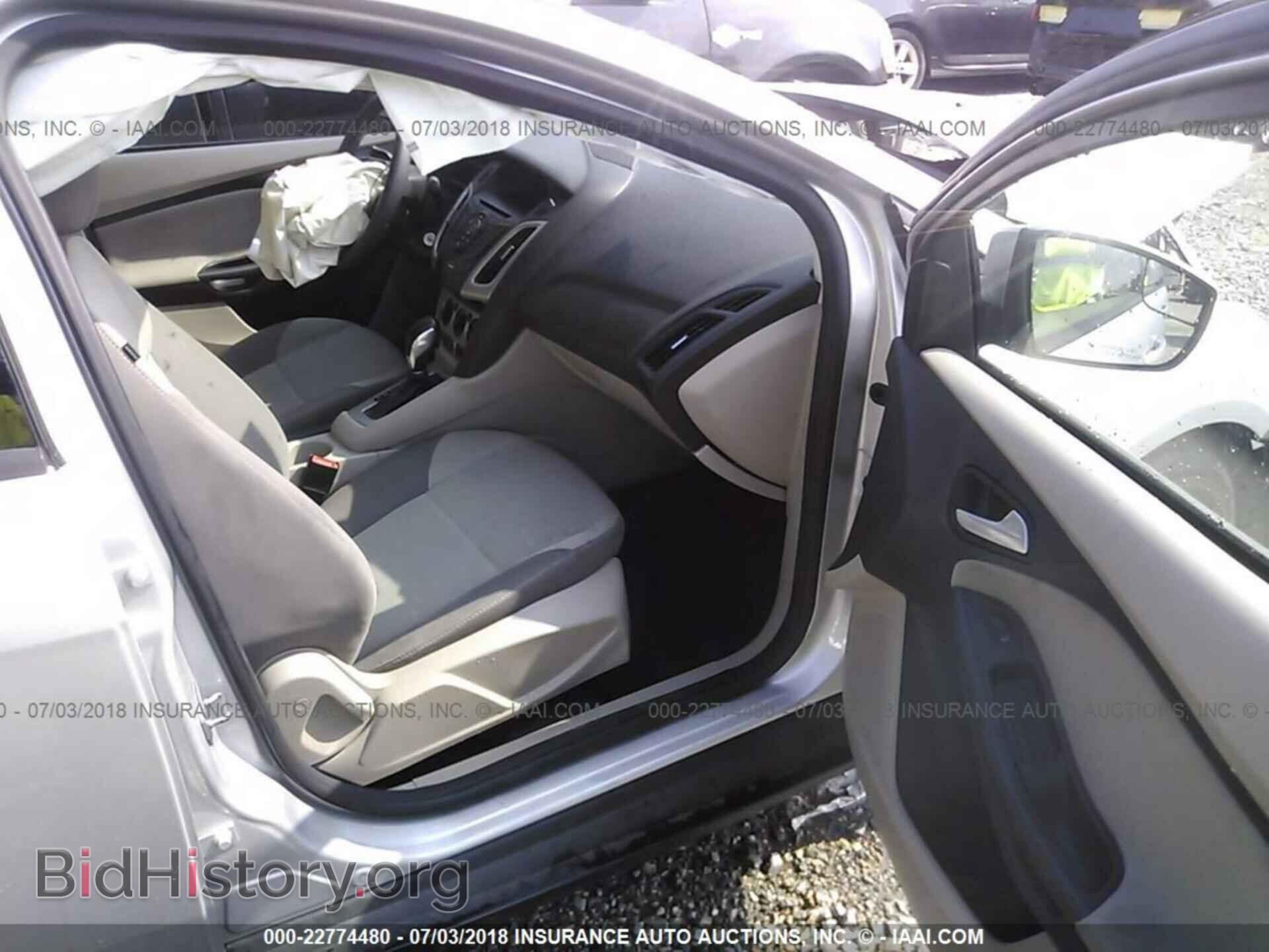 2012 Ford Focus - VIN: 1FAHP3F21CL129589 - Photo 5