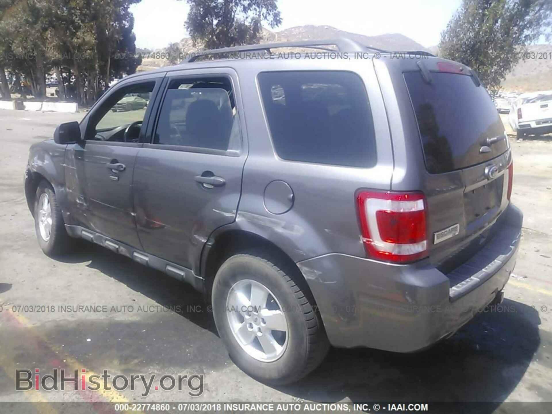 2011 Ford Escape - VIN: 1FMCU0D72BKB60733 - Photo 3