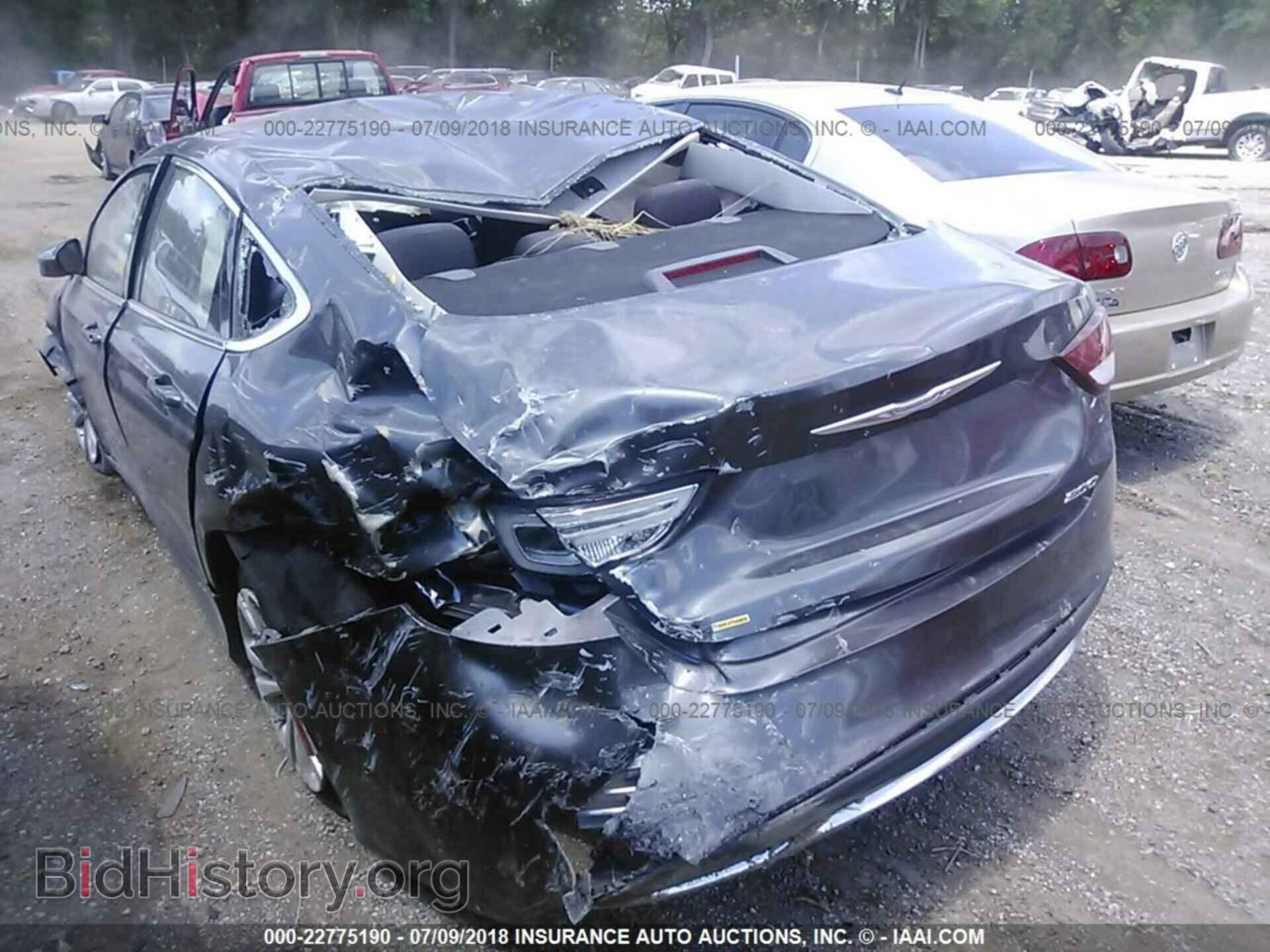 2015 Chrysler 200 - VIN: 1C3CCCAB4FN674562 - Photo 3