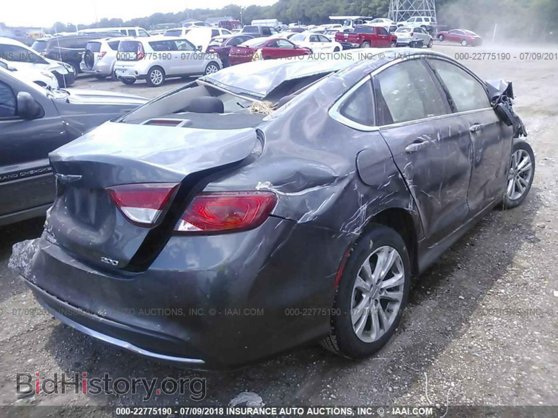 2015 Chrysler 200 - VIN: 1C3CCCAB4FN674562 - Photo 4