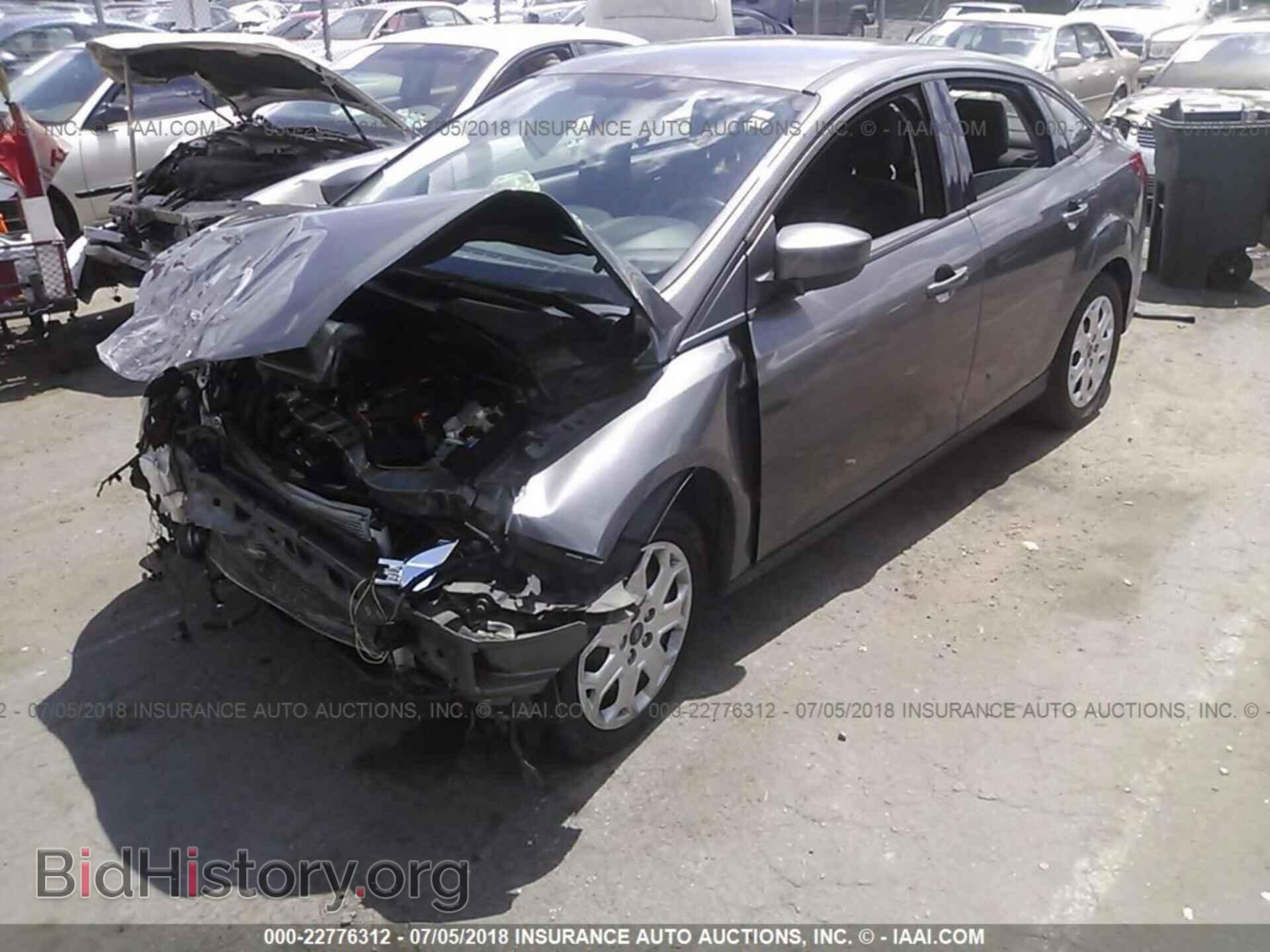 2012 Ford Focus - VIN: 1FAHP3F23CL216944 - Фото 2