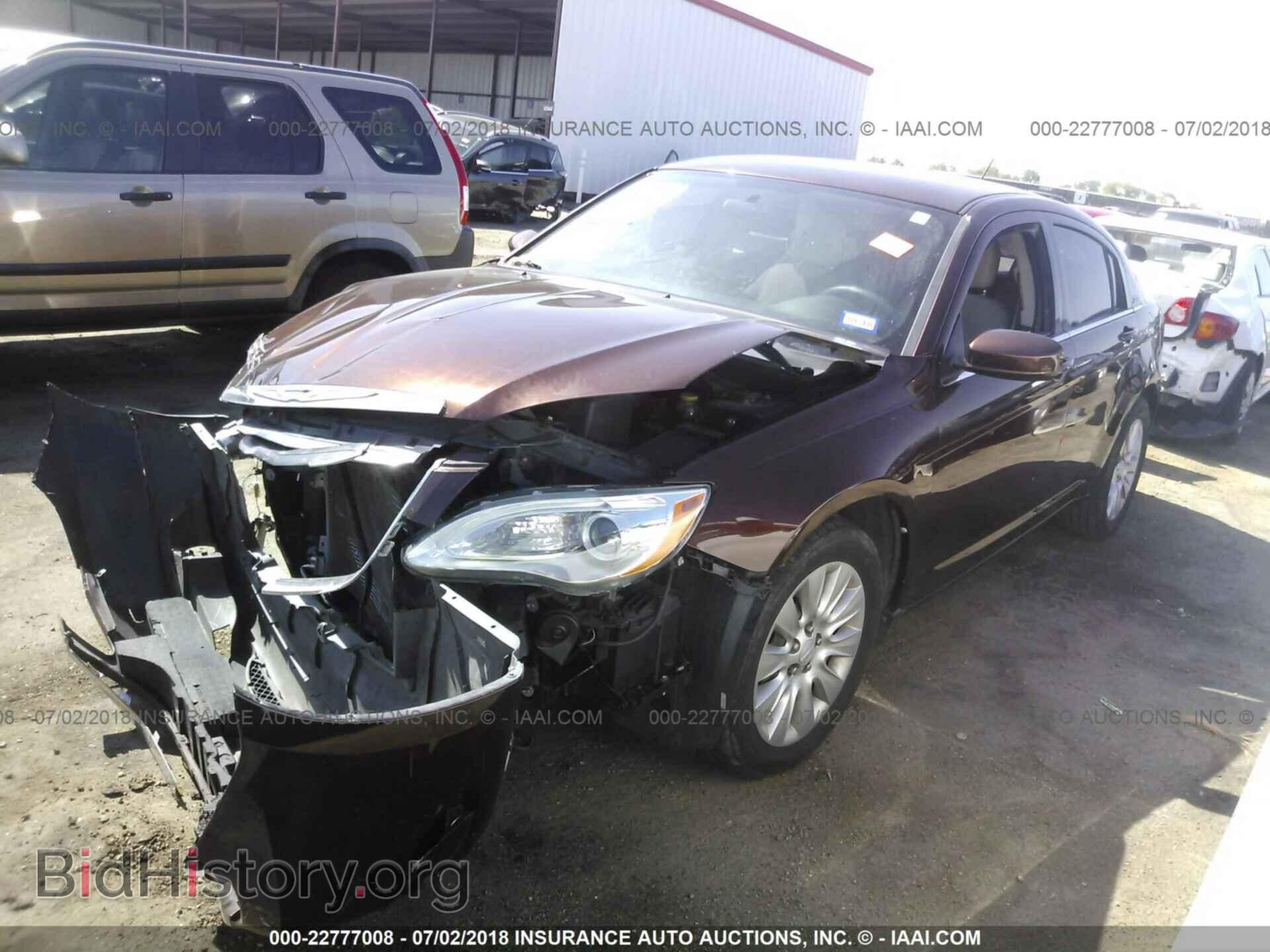 2013 Chrysler 200 - VIN: 1C3CCBAG1DN758700 - Фото 2