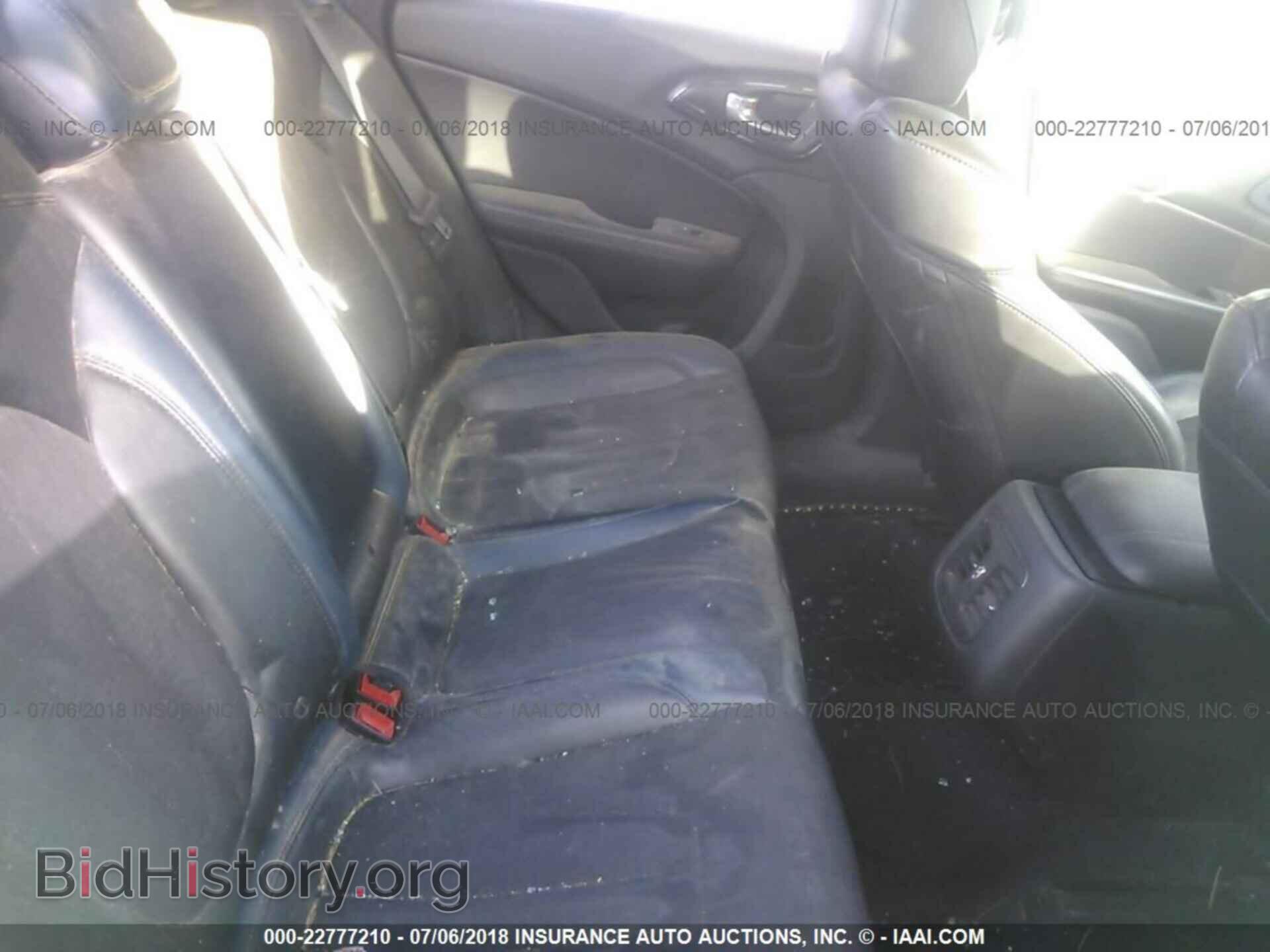 2015 Chrysler 200 - VIN: 1C3CCCBG2FN717838 - Photo 8
