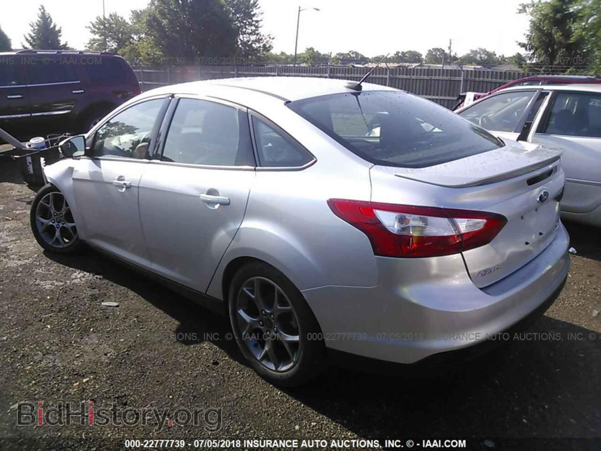 2014 Ford Focus - VIN: 1FADP3F26EL235618 - Photo 3