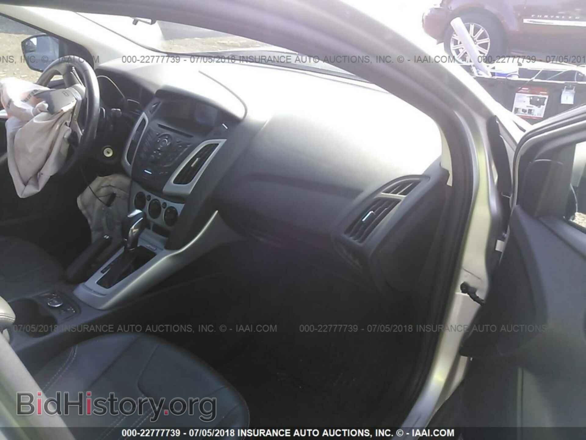 2014 Ford Focus - VIN: 1FADP3F26EL235618 - Photo 5