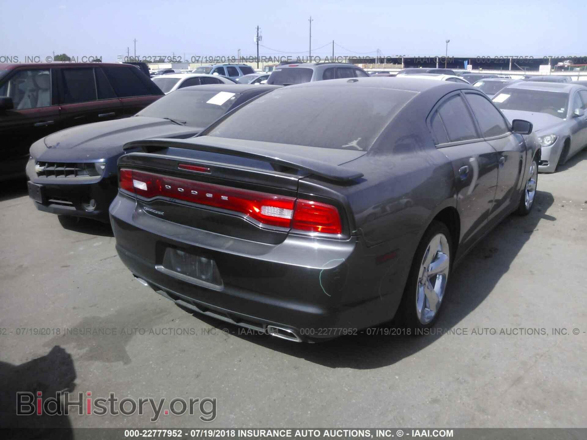 2014 Dodge CHARGER (VIN 2C3CDXHG2EH300982) — photo 4 of 10