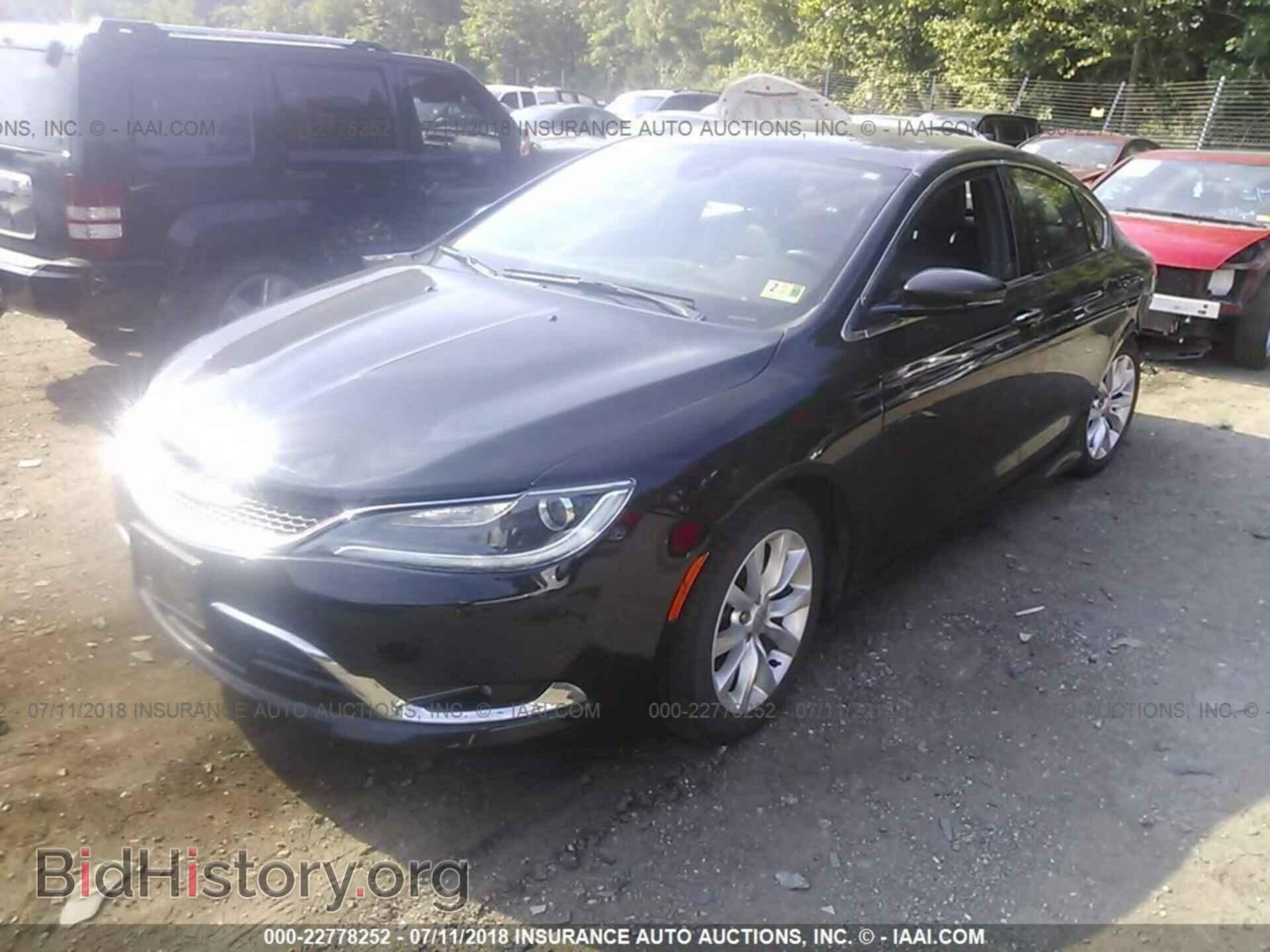 2015 Chrysler 200 - VIN: 1C3CCCCB0FN585293 - Photo 2