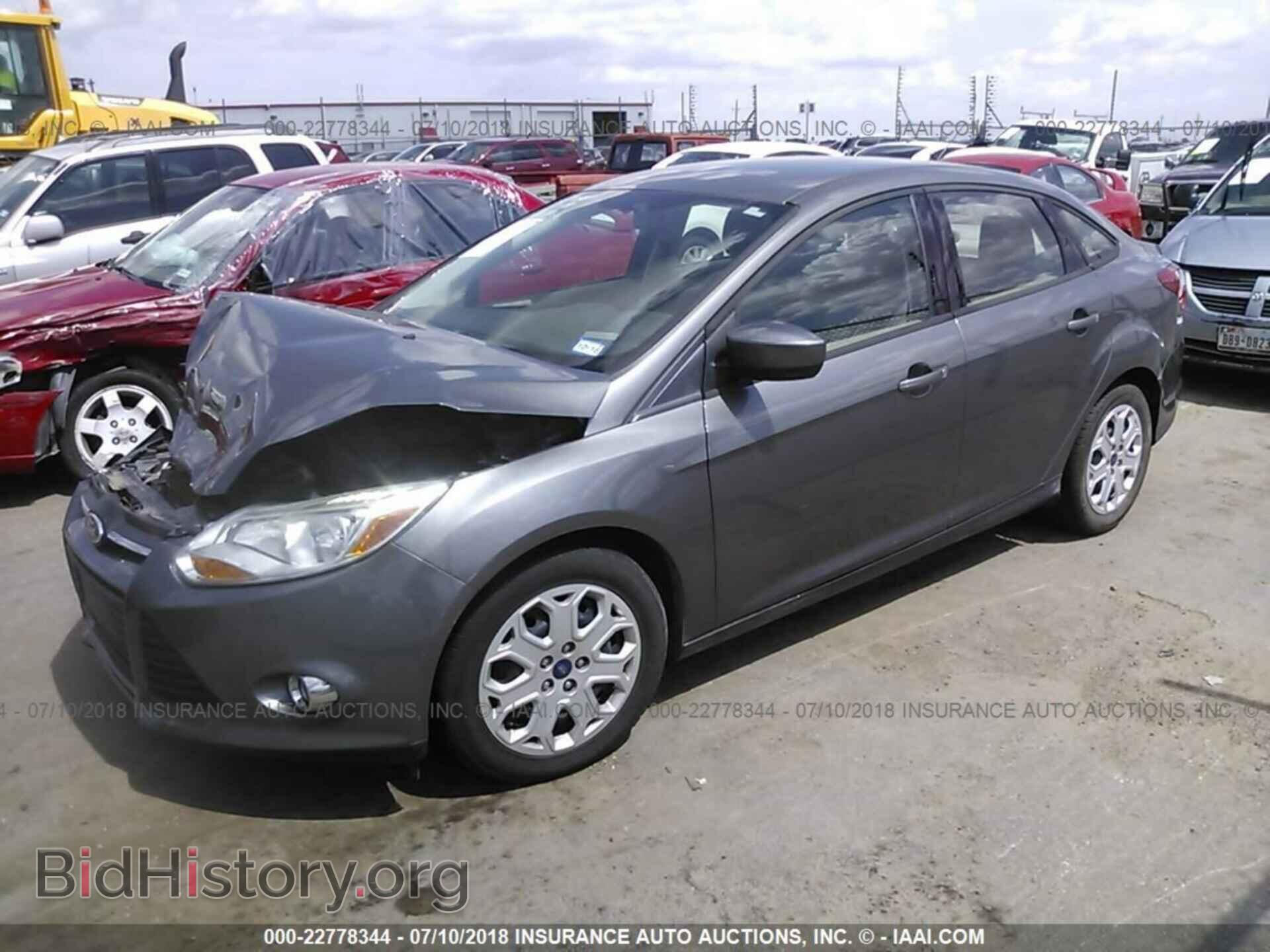 2012 Ford Focus - VIN: 1FAHP3F29CL456726 - Фото 2
