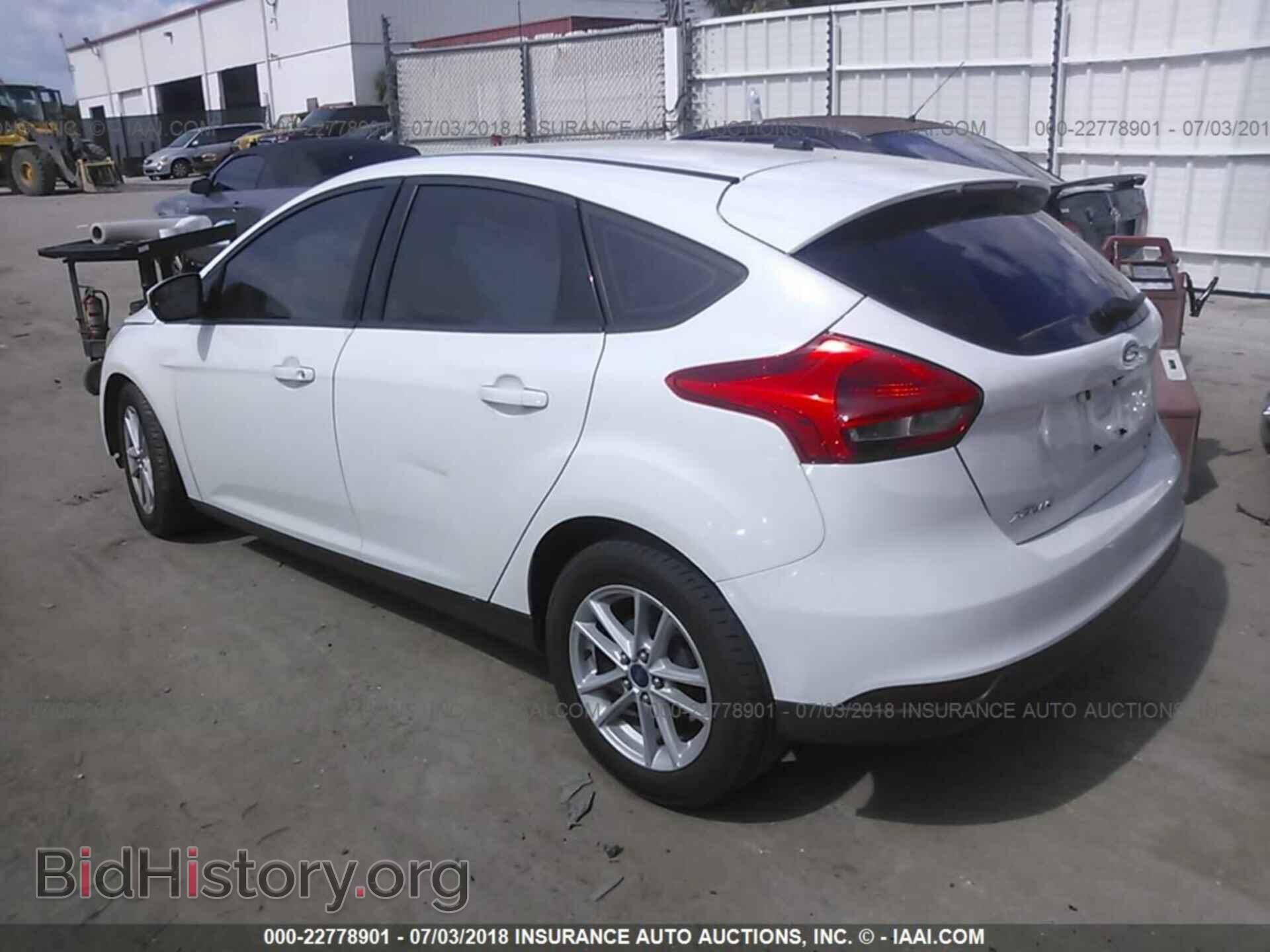 2016 Ford Focus - VIN: 1FADP3K23GL219627 - Photo 3