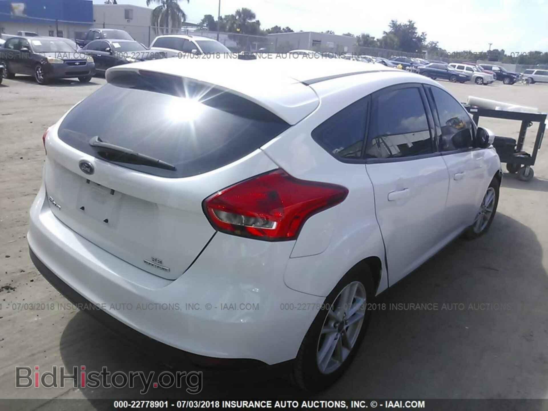 2016 Ford Focus - VIN: 1FADP3K23GL219627 - Photo 4