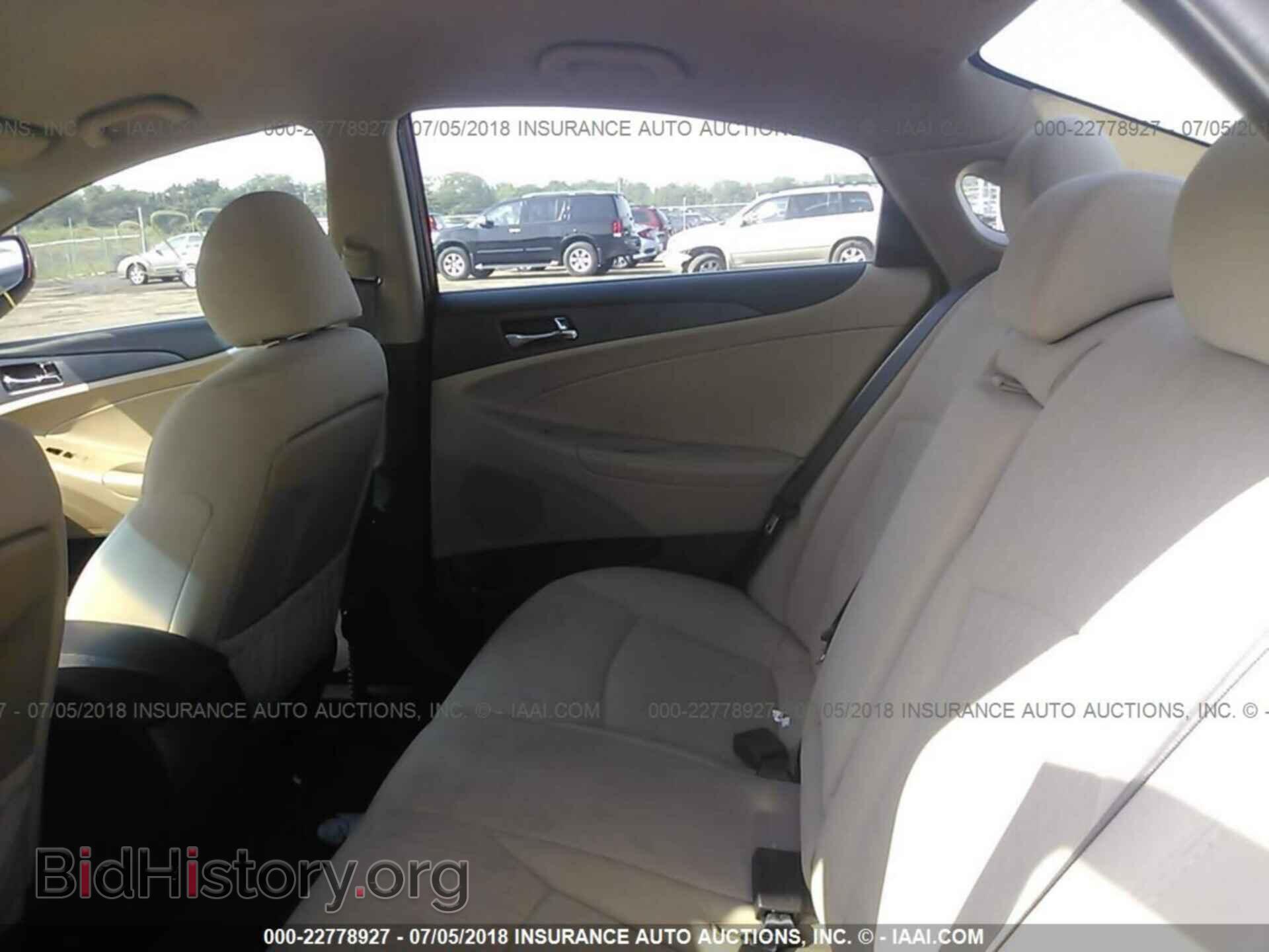 2012 Hyundai Sonata - VIN: 5NPEB4AC0CH480399 - Photo 8
