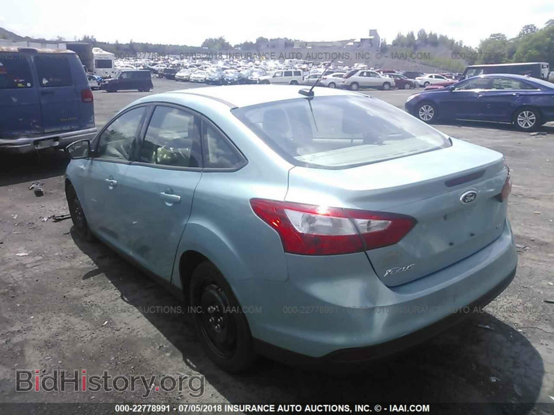 2012 Ford Focus - VIN: 1FAHP3F27CL260090 - Photo 3