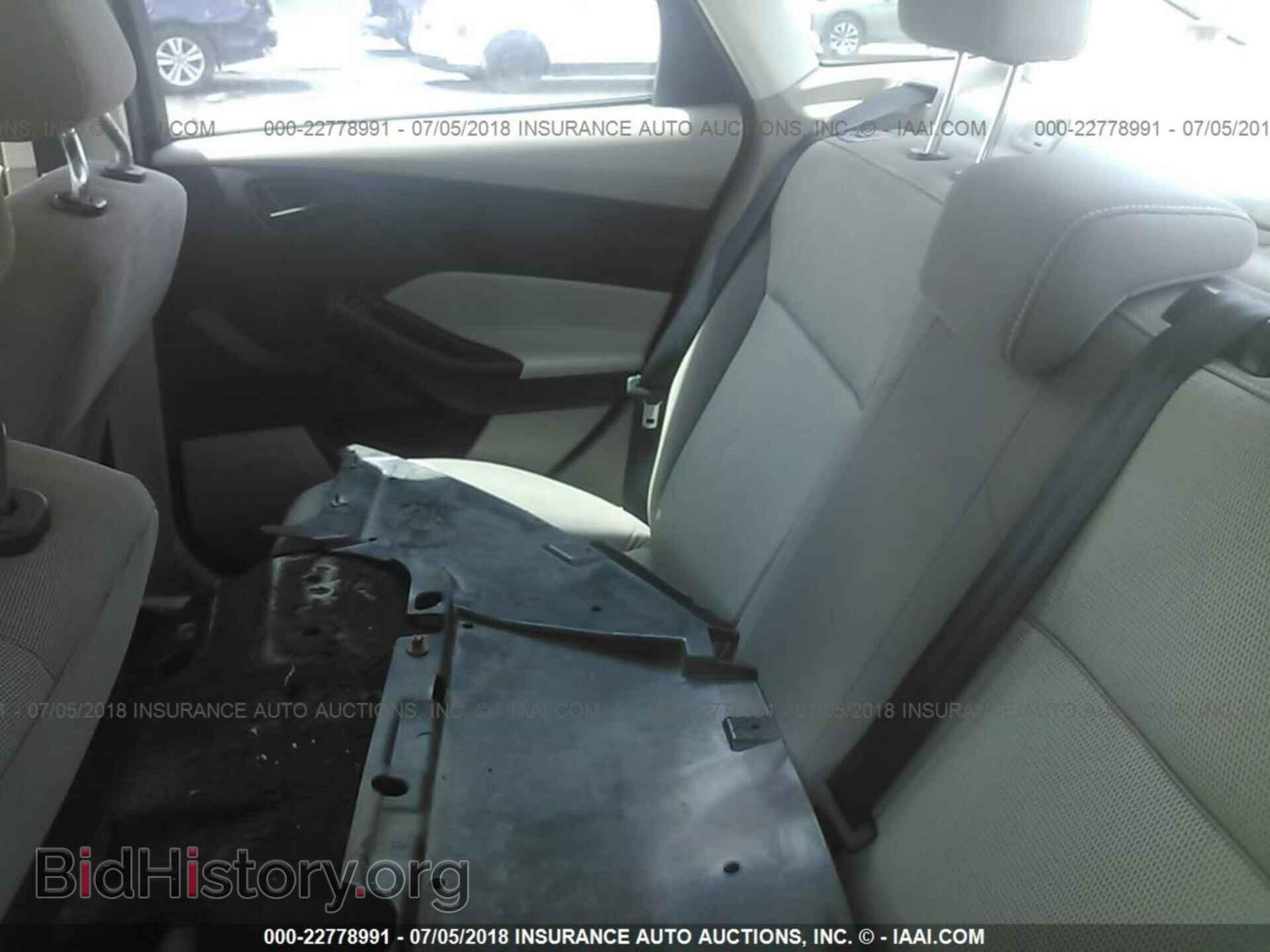 2012 Ford Focus - VIN: 1FAHP3F27CL260090 - Photo 8