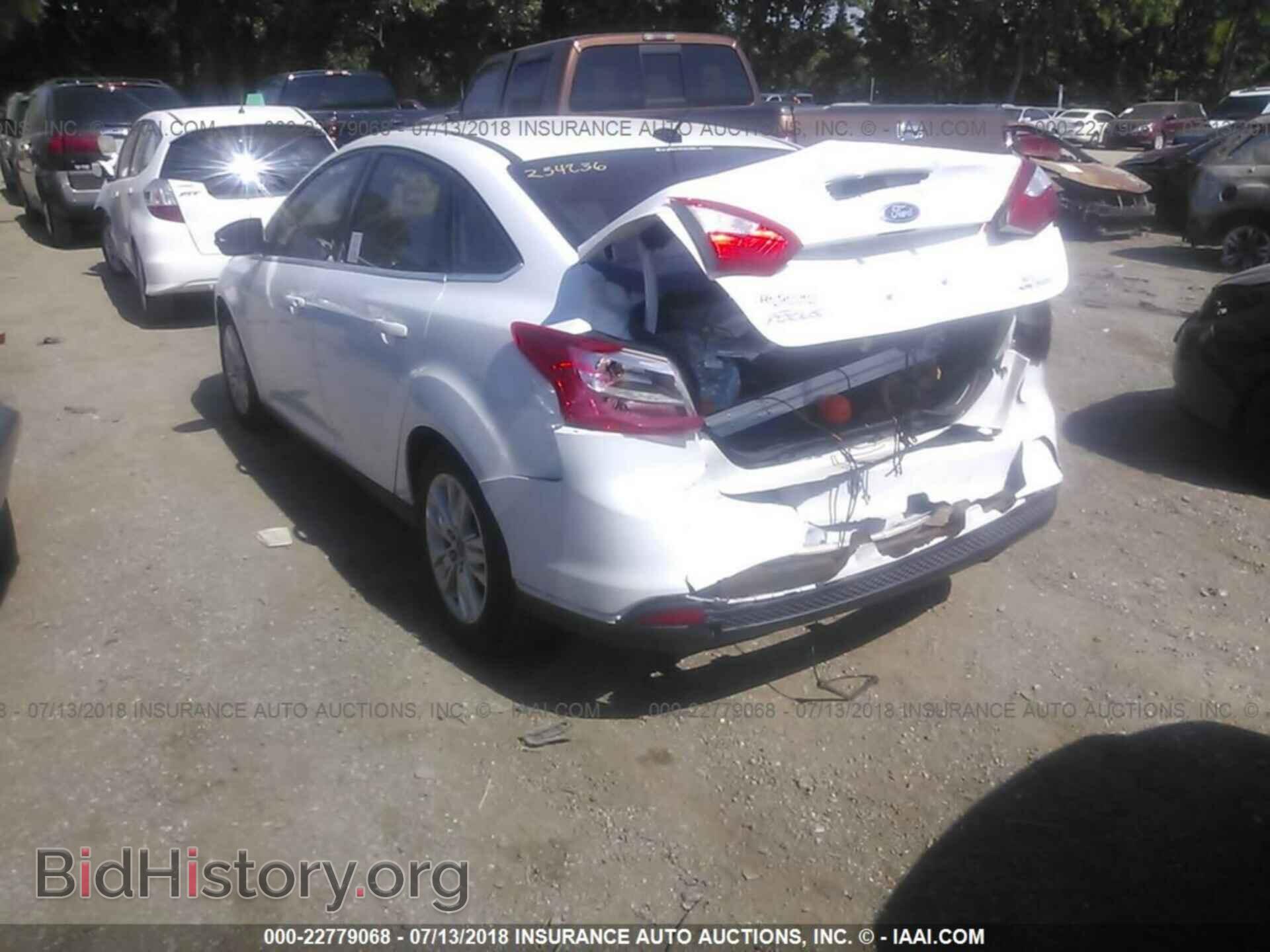2012 Ford Focus - VIN: 1FAHP3H23CL464690 - Photo 3