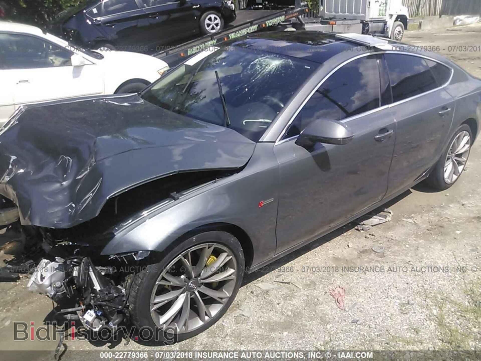 2012 Audi A7 - VIN: WAUYGAFC9CN074642 - Фото 2
