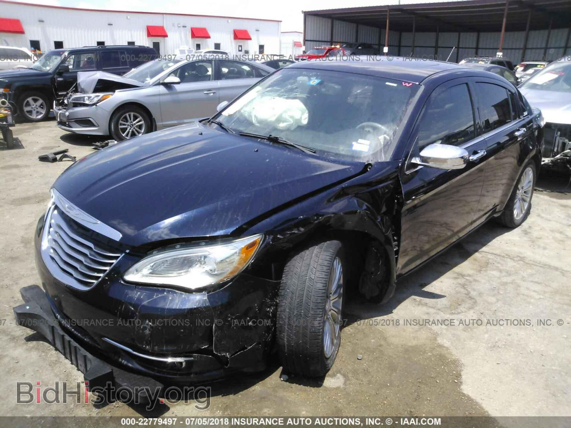 2012 Chrysler 200 - VIN: 1C3CCBCG1CN305382 - Photo 2