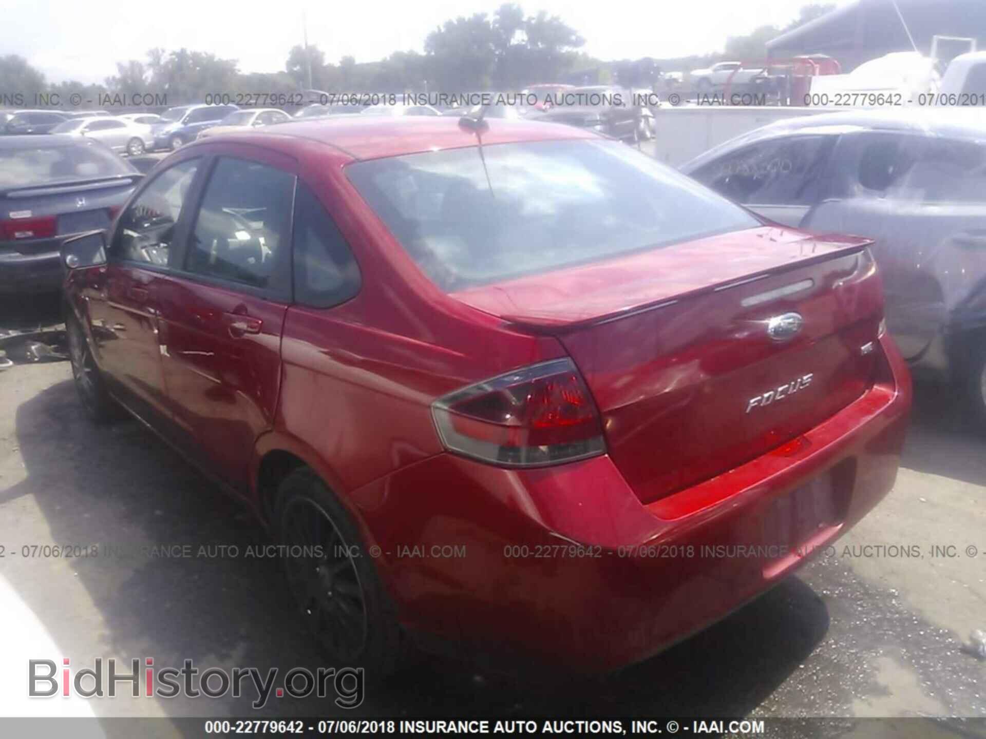 2011 Ford Focus - VIN: 1FAHP3GN7BW117579 - Photo 3
