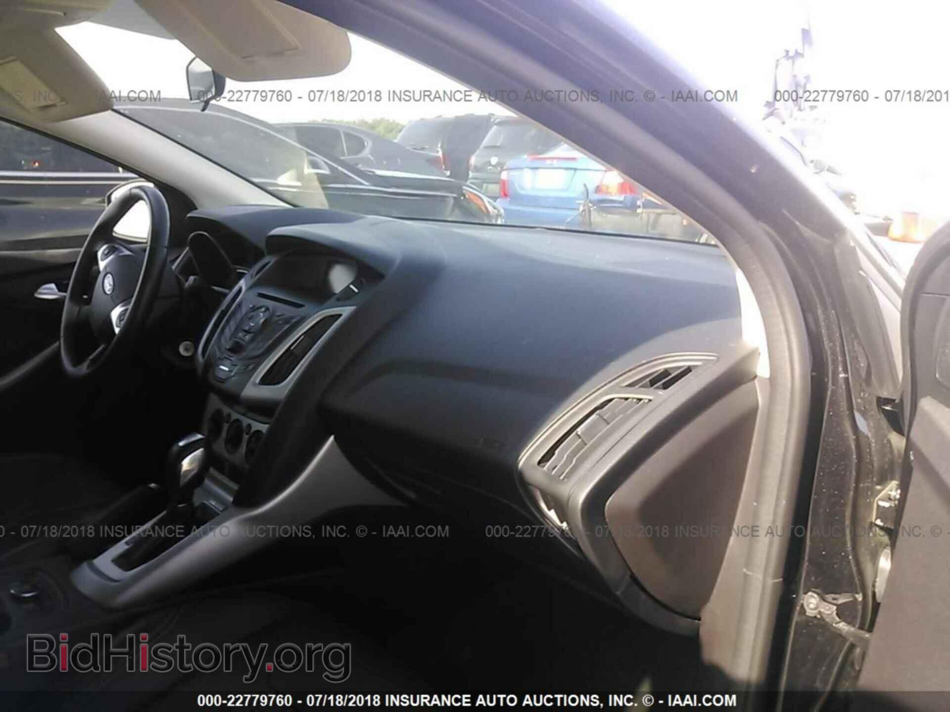 2014 Ford Focus - VIN: 1FADP3K25EL374368 - Photo 5