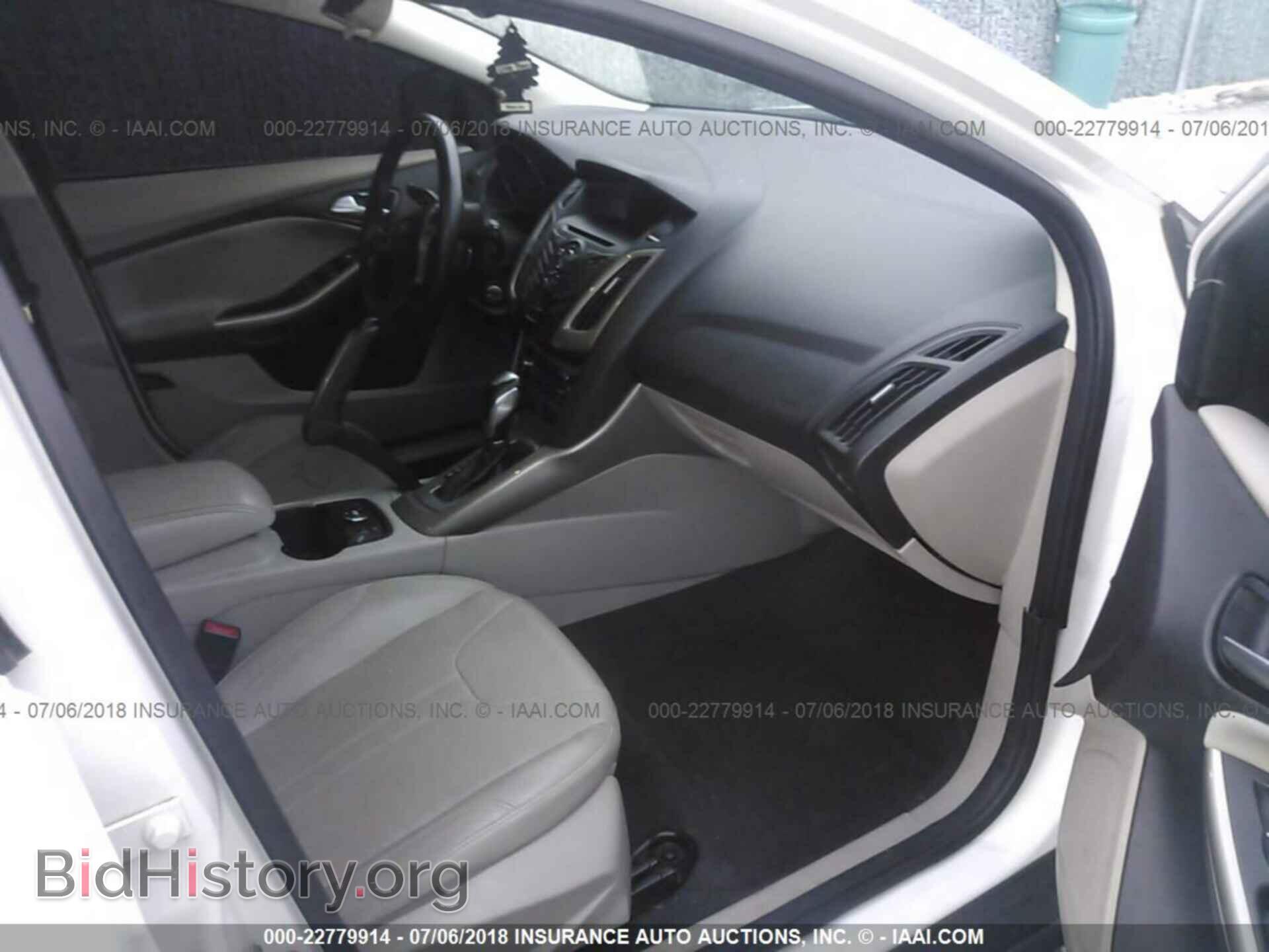 2012 Ford Focus - VIN: 1FAHP3M22CL220972 - Photo 5