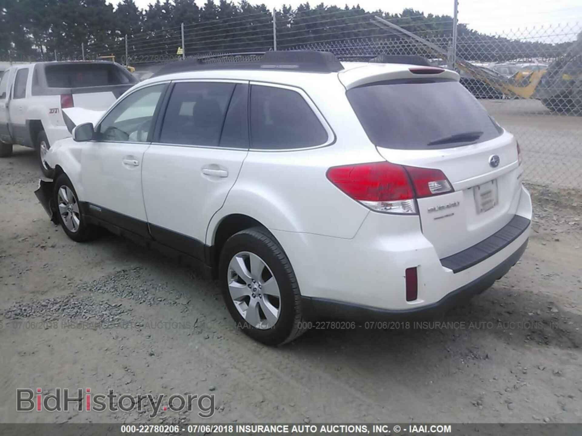 2011 Subaru Outback - VIN: 4S4BRBKC3B3425811 - Фото 3
