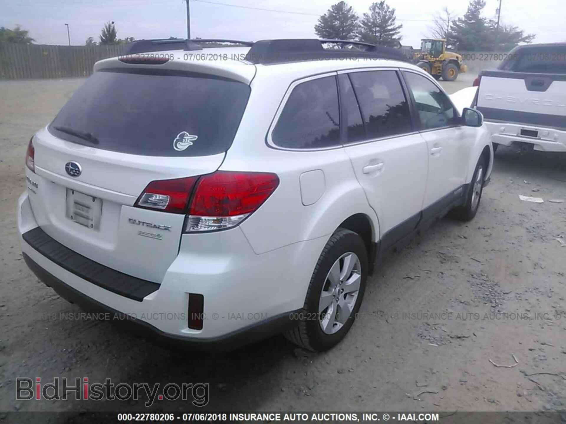 2011 Subaru Outback - VIN: 4S4BRBKC3B3425811 - Фото 4