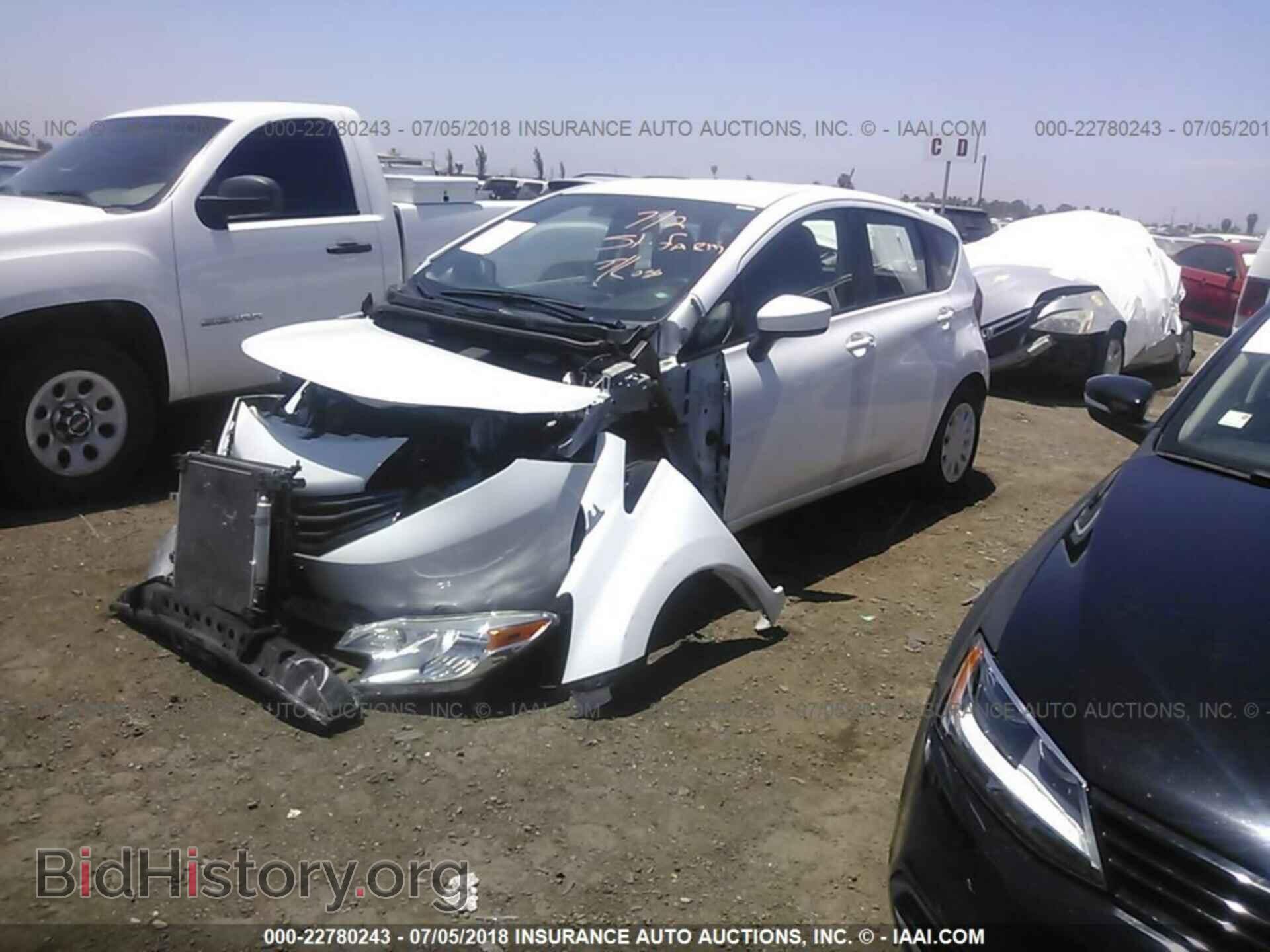 2016 Nissan Versa note - VIN: 3N1CE2CP3GL372810 - Photo 2