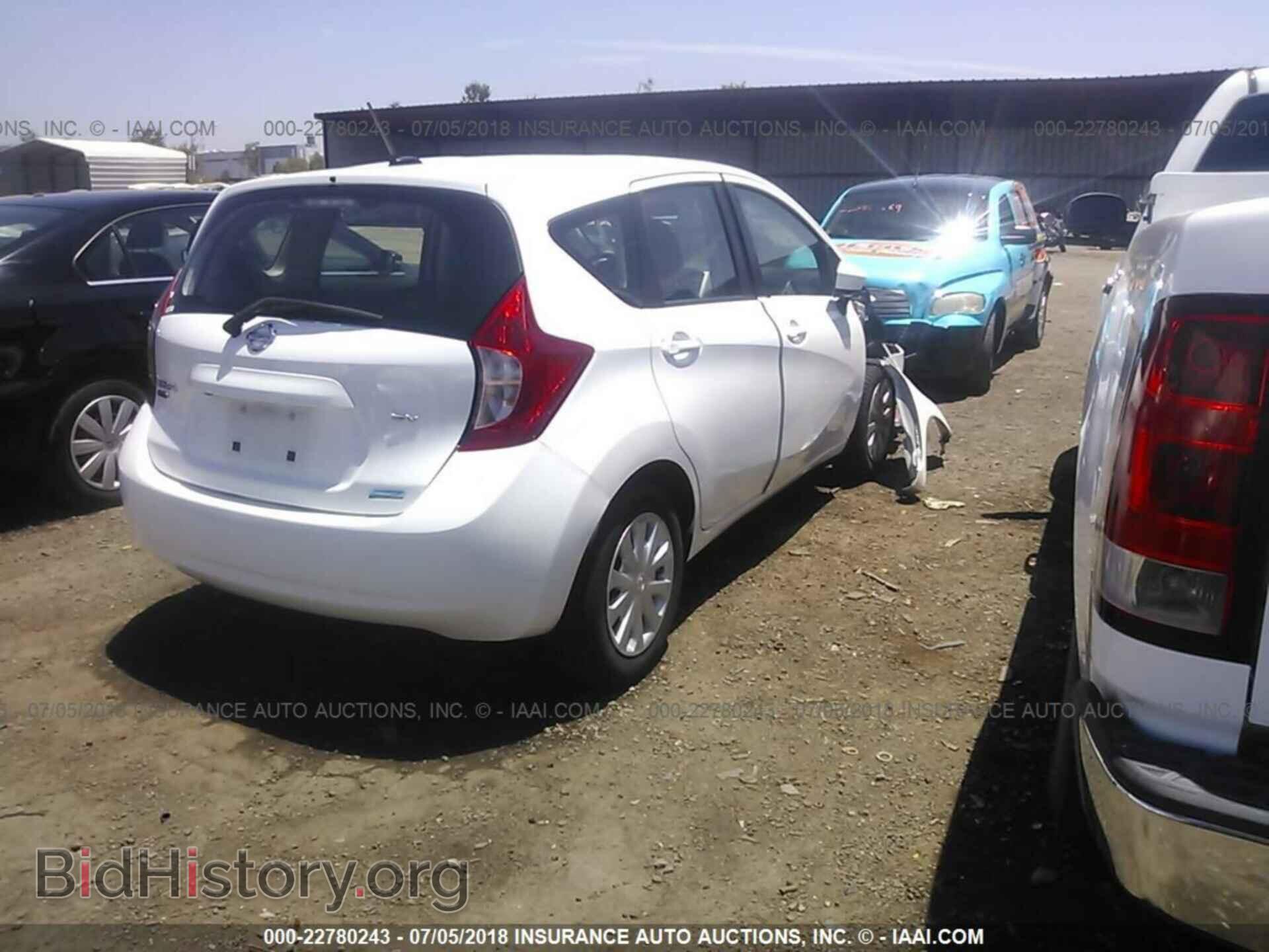 2016 Nissan Versa note - VIN: 3N1CE2CP3GL372810 - Photo 4