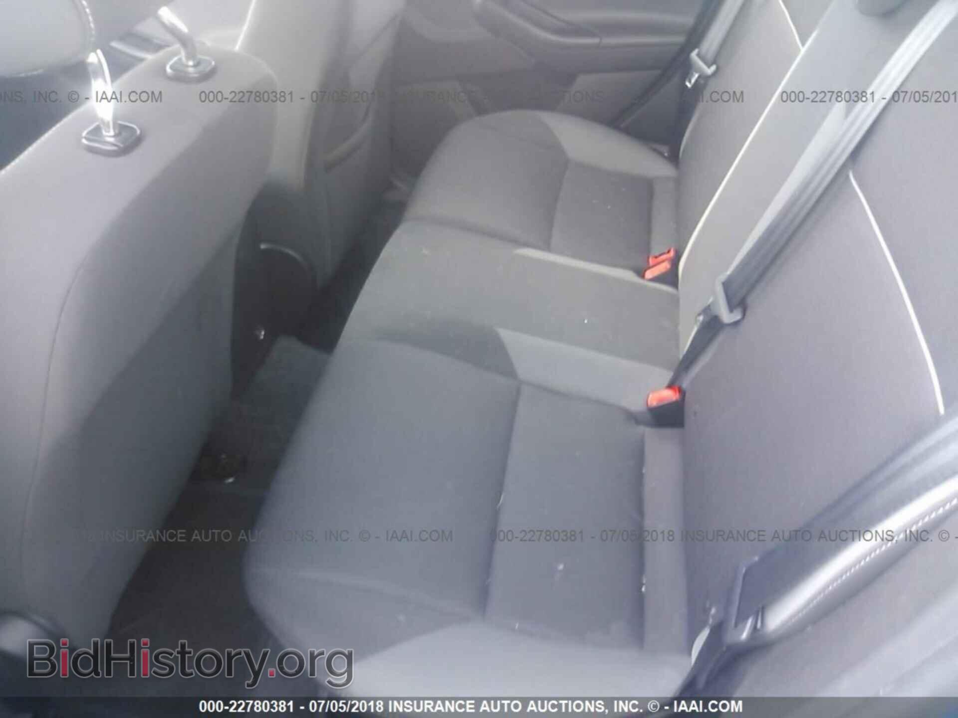 2012 Ford Focus - VIN: 1FAHP3K26CL126743 - Photo 8
